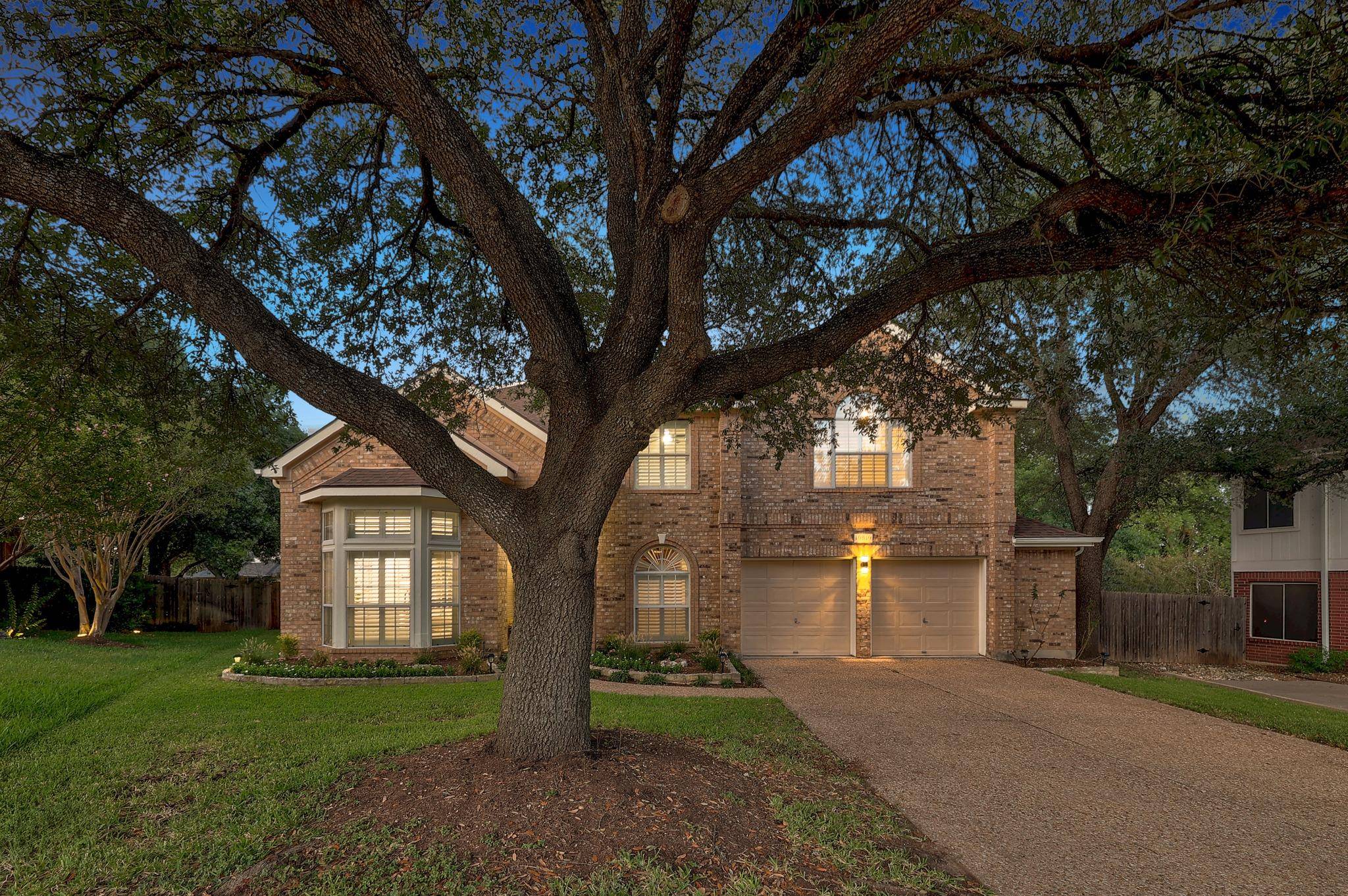 10810 Pinkney LN, Austin, TX 78739