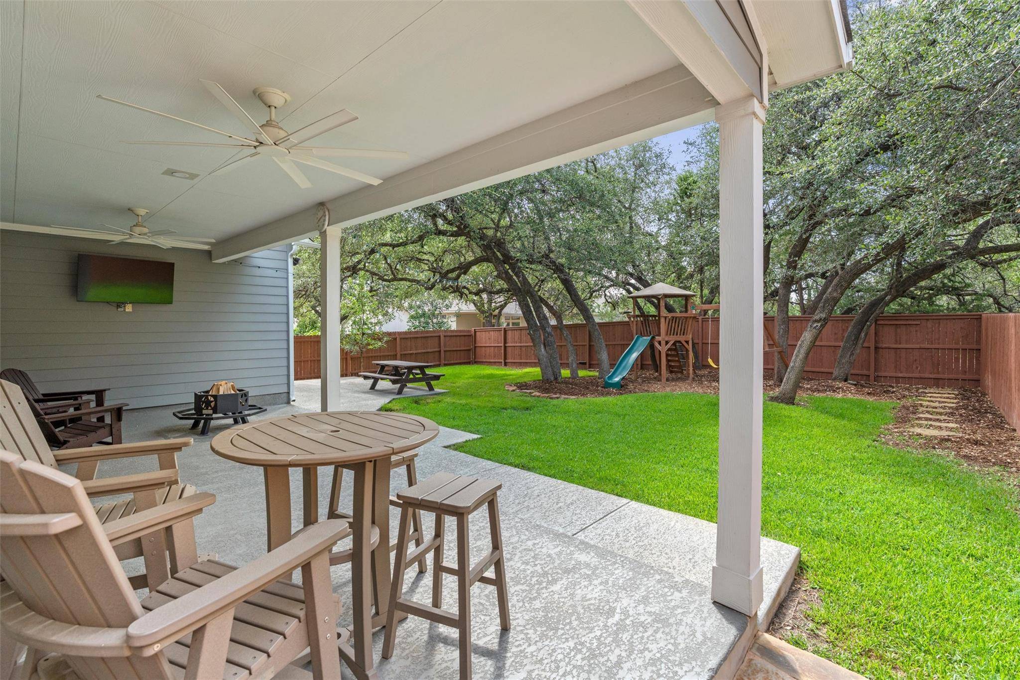 816 Heartleaf DR, Leander, TX 78641