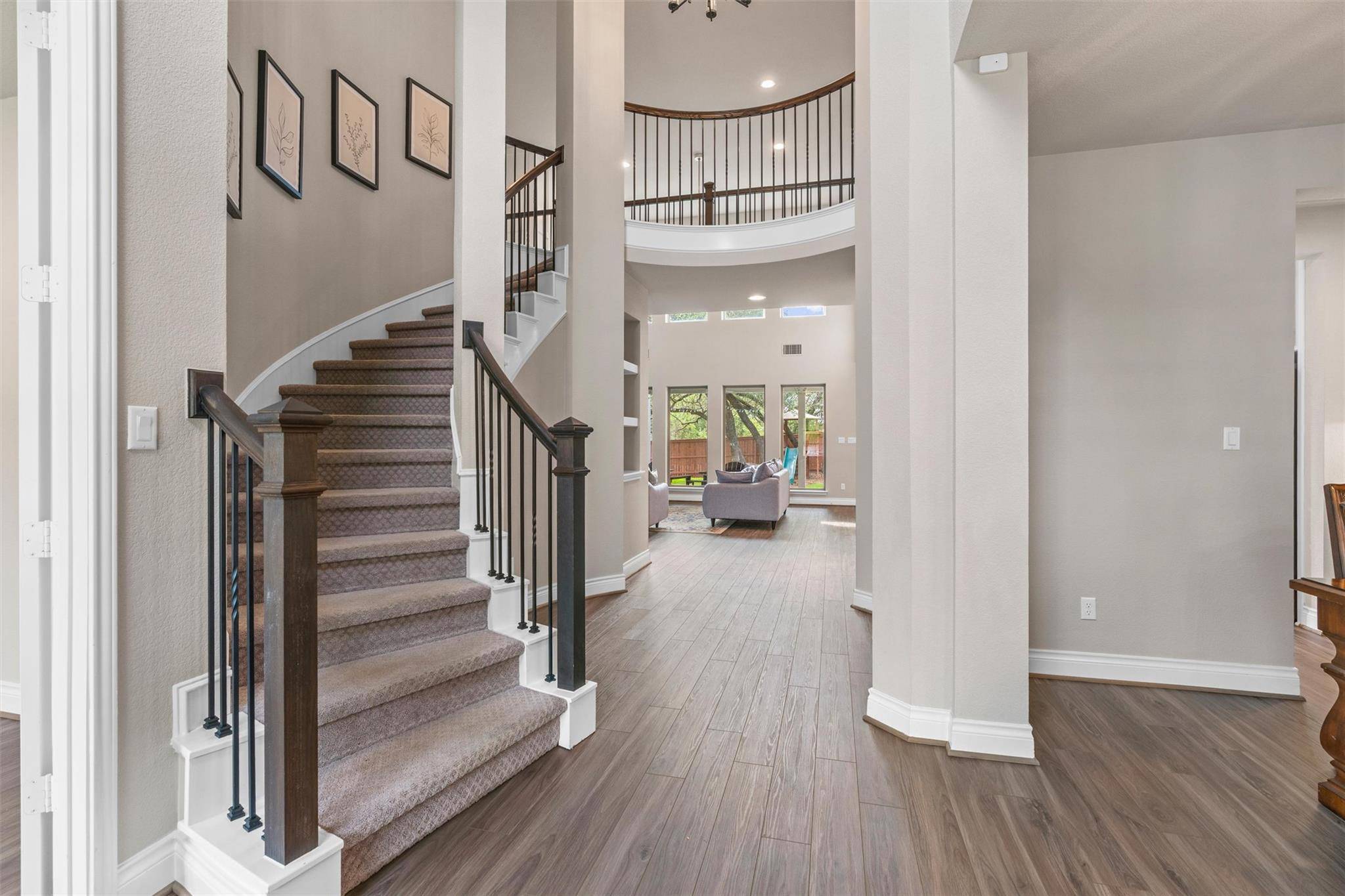 816 Heartleaf DR, Leander, TX 78641