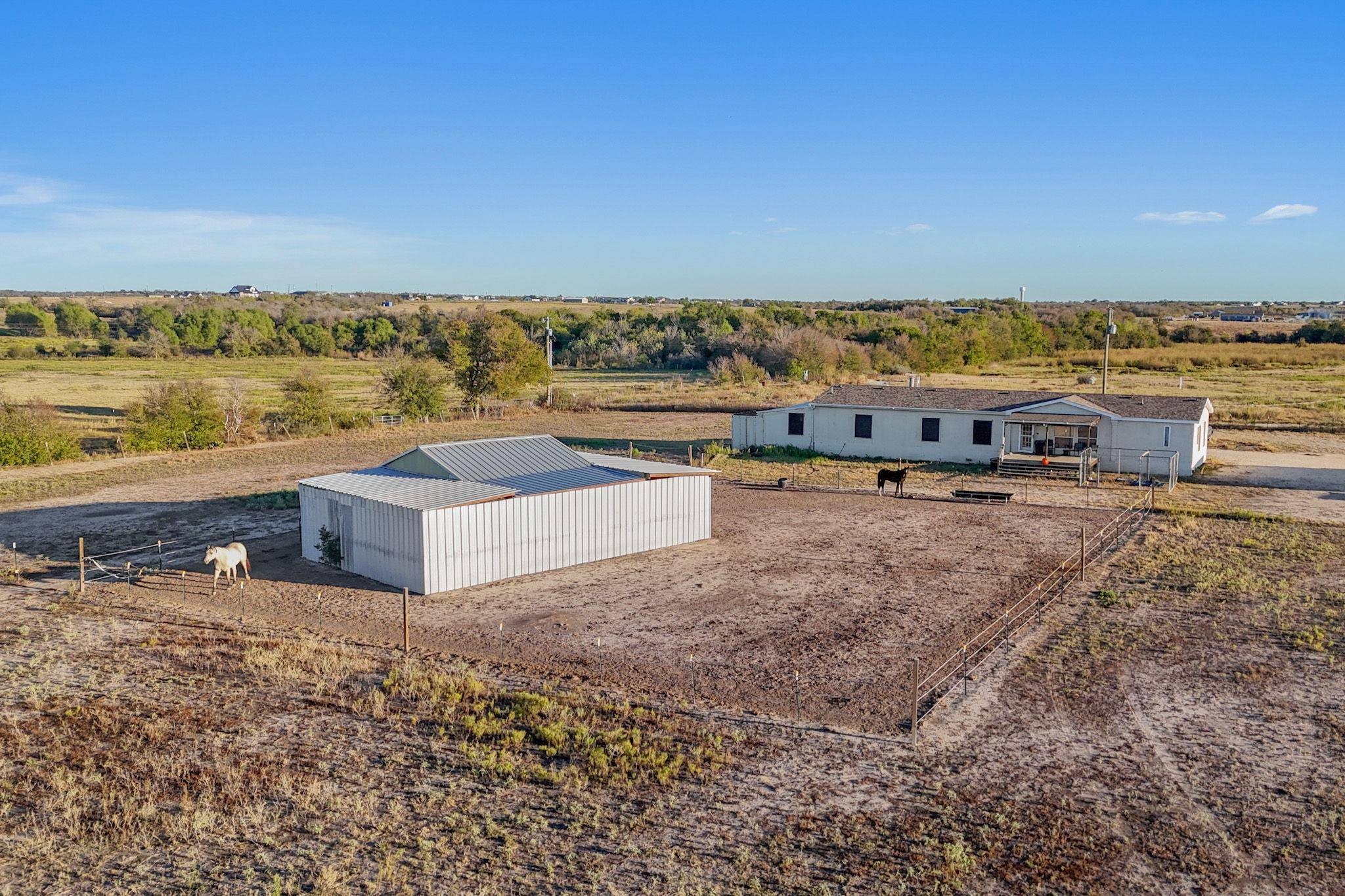 1600 County Road 465, Elgin, TX 78621
