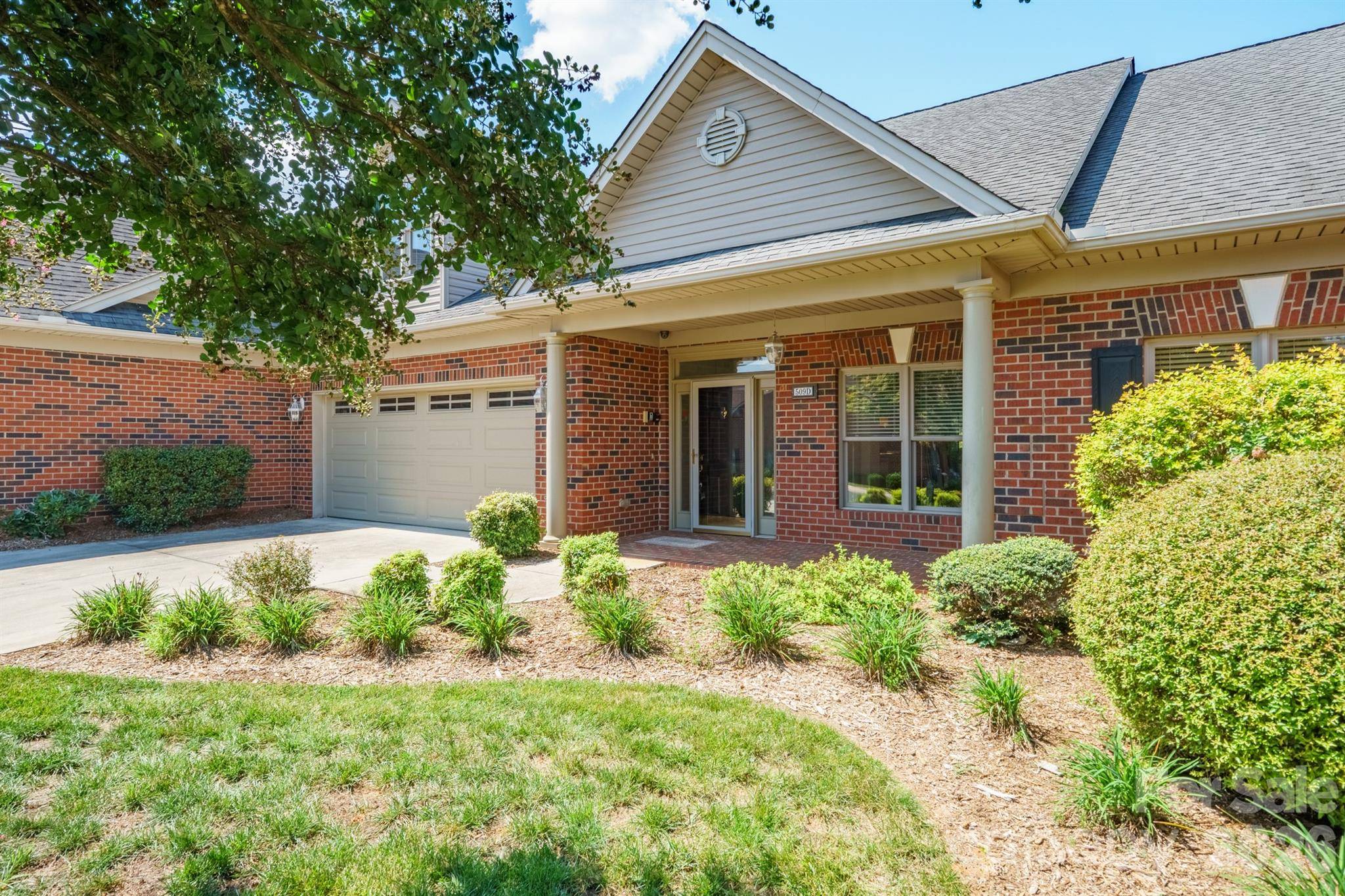 509 26th AVE NE #D, Hickory, NC 28601