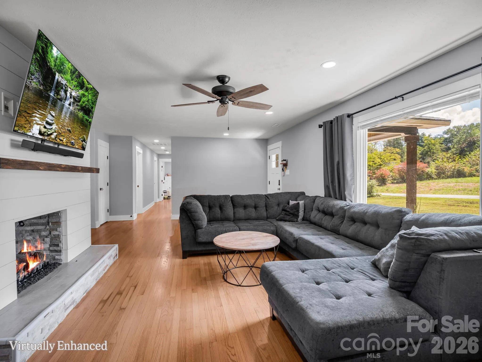 3208 Florida DR, Hendersonville, NC 28792