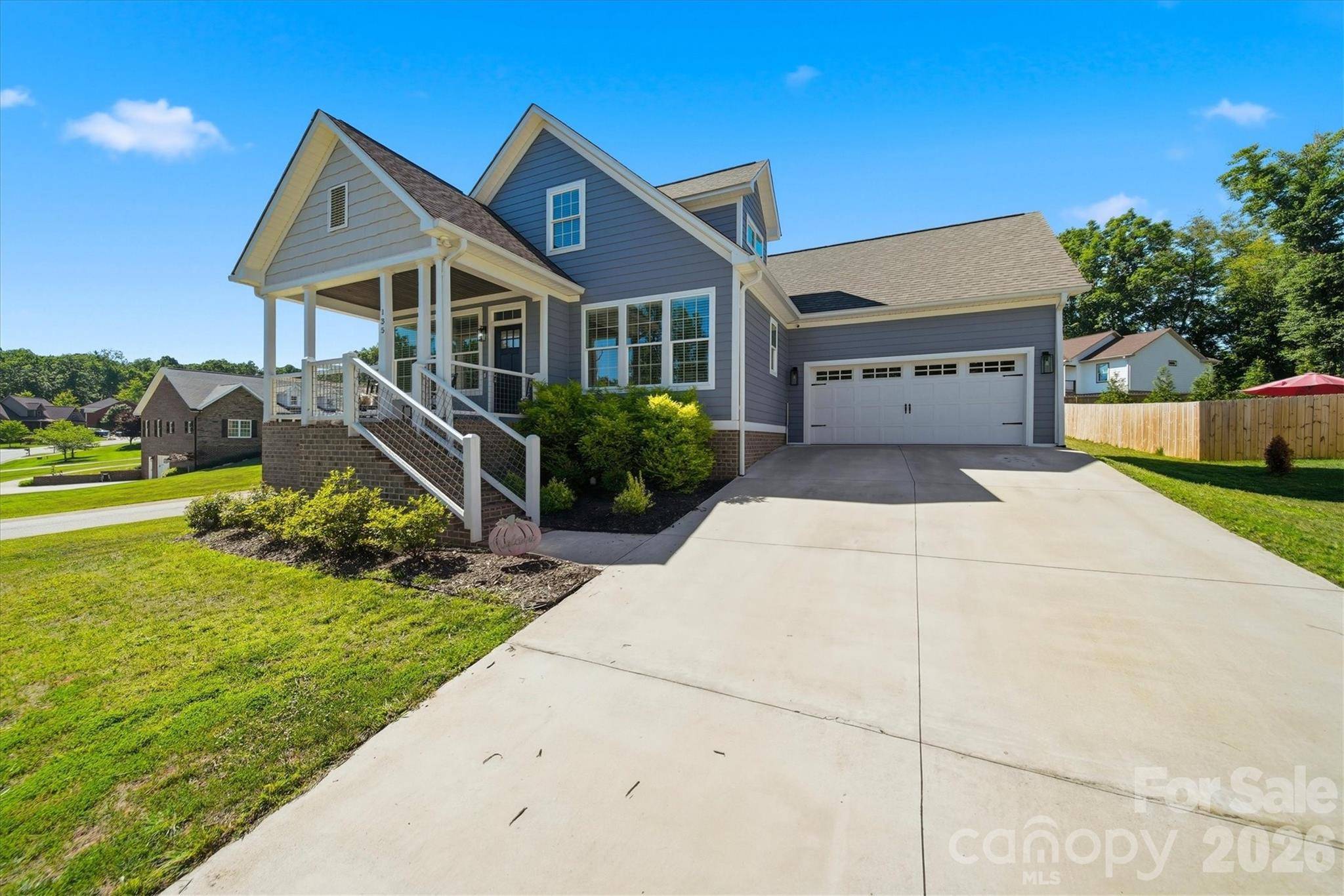 135 Maplewood CT, Hudson, NC 28638