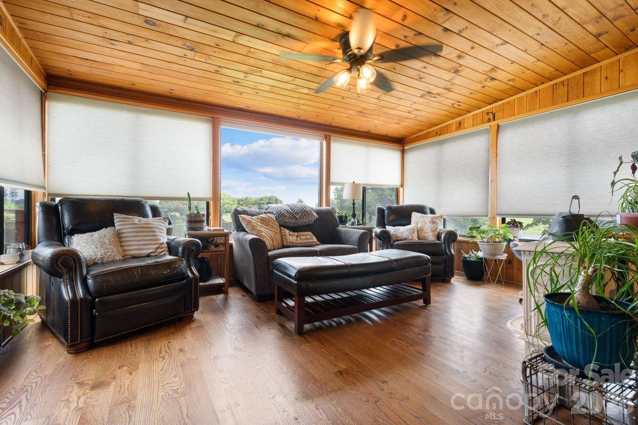 5000 Forest Ridge DR, Hickory, NC 28602