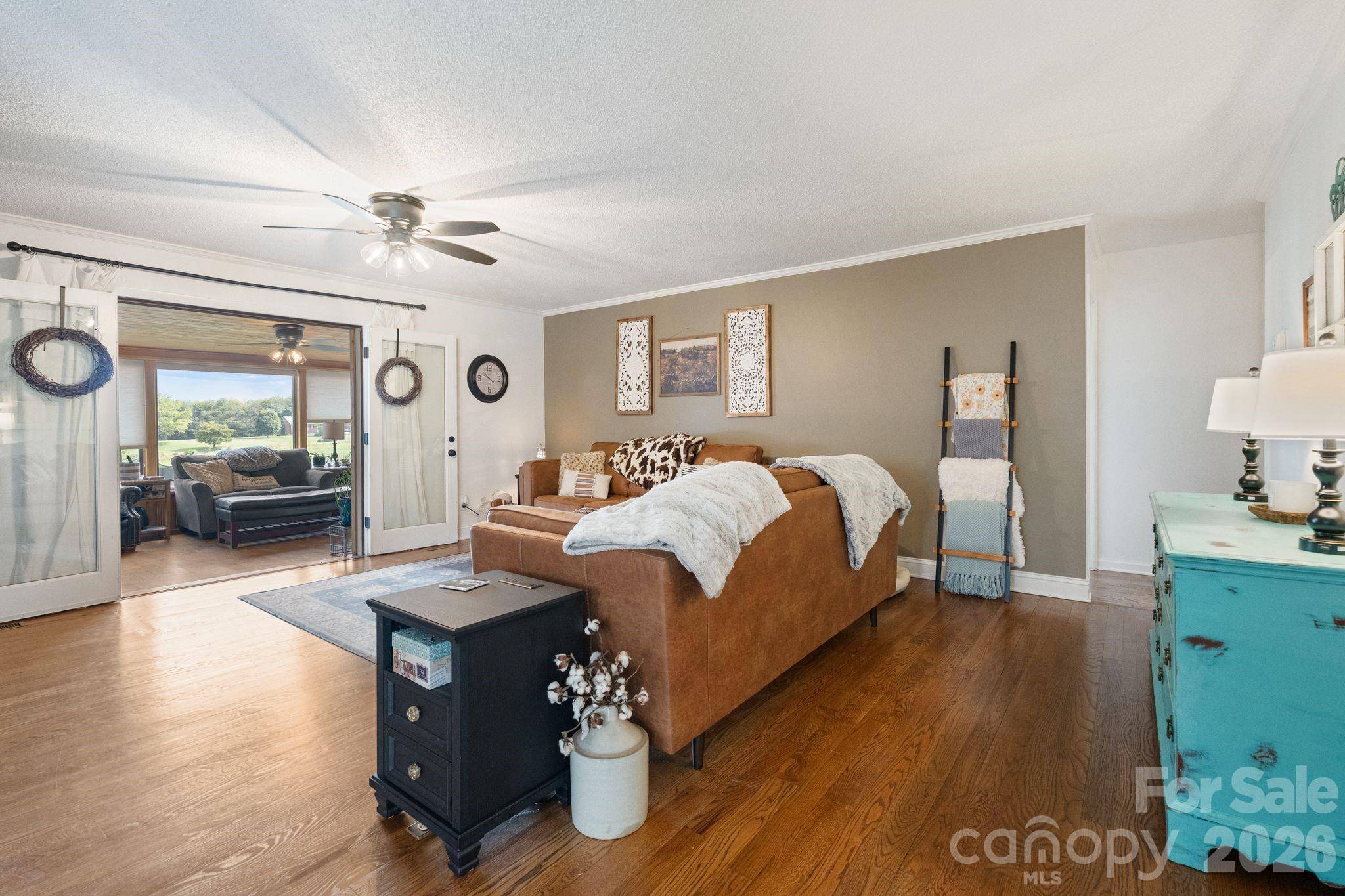 5000 Forest Ridge DR, Hickory, NC 28602