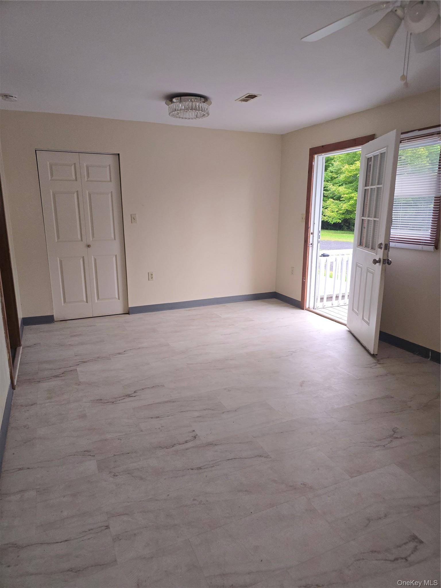 154 N Washington ST #4, Athens, NY 12015