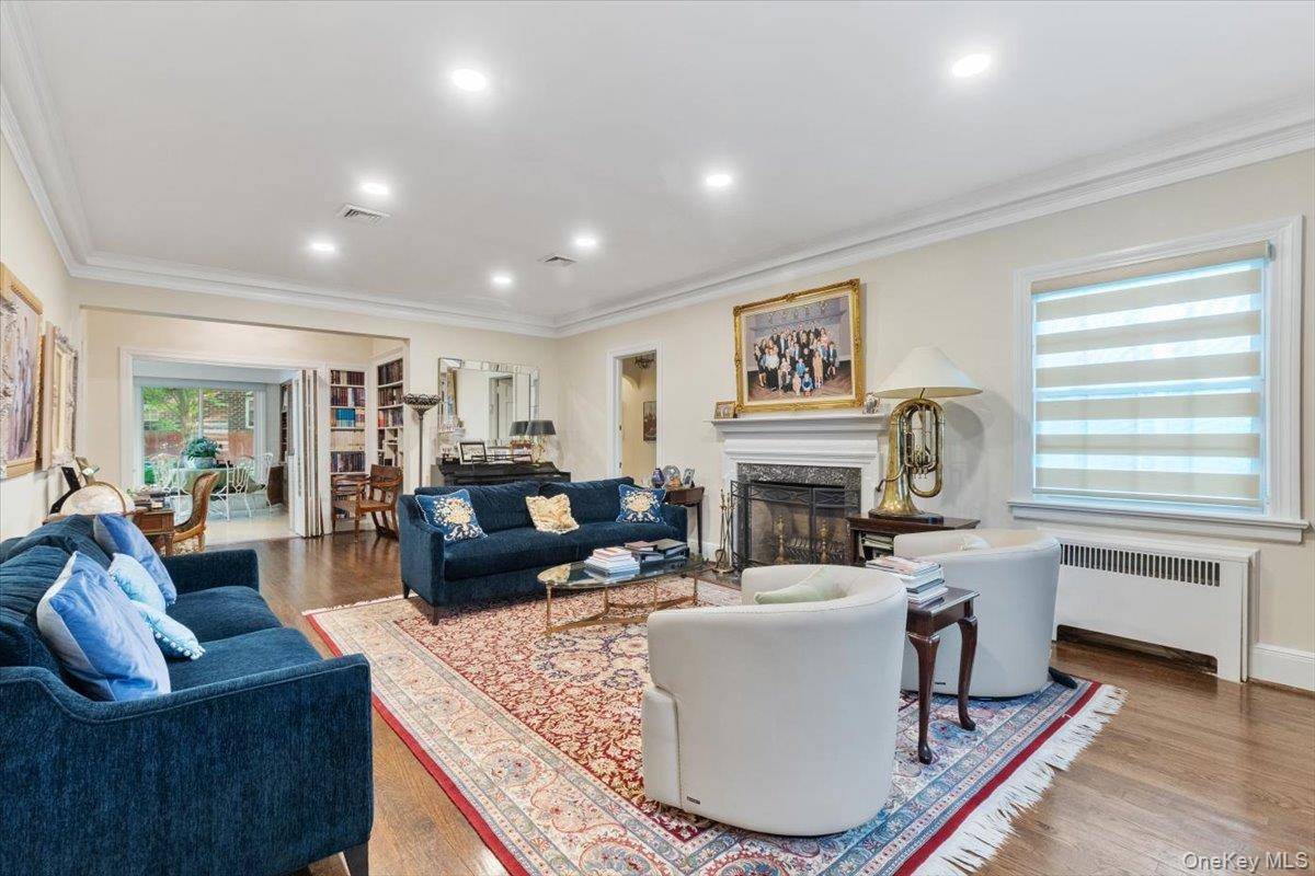 501 Broadway, Lawrence, NY 11559