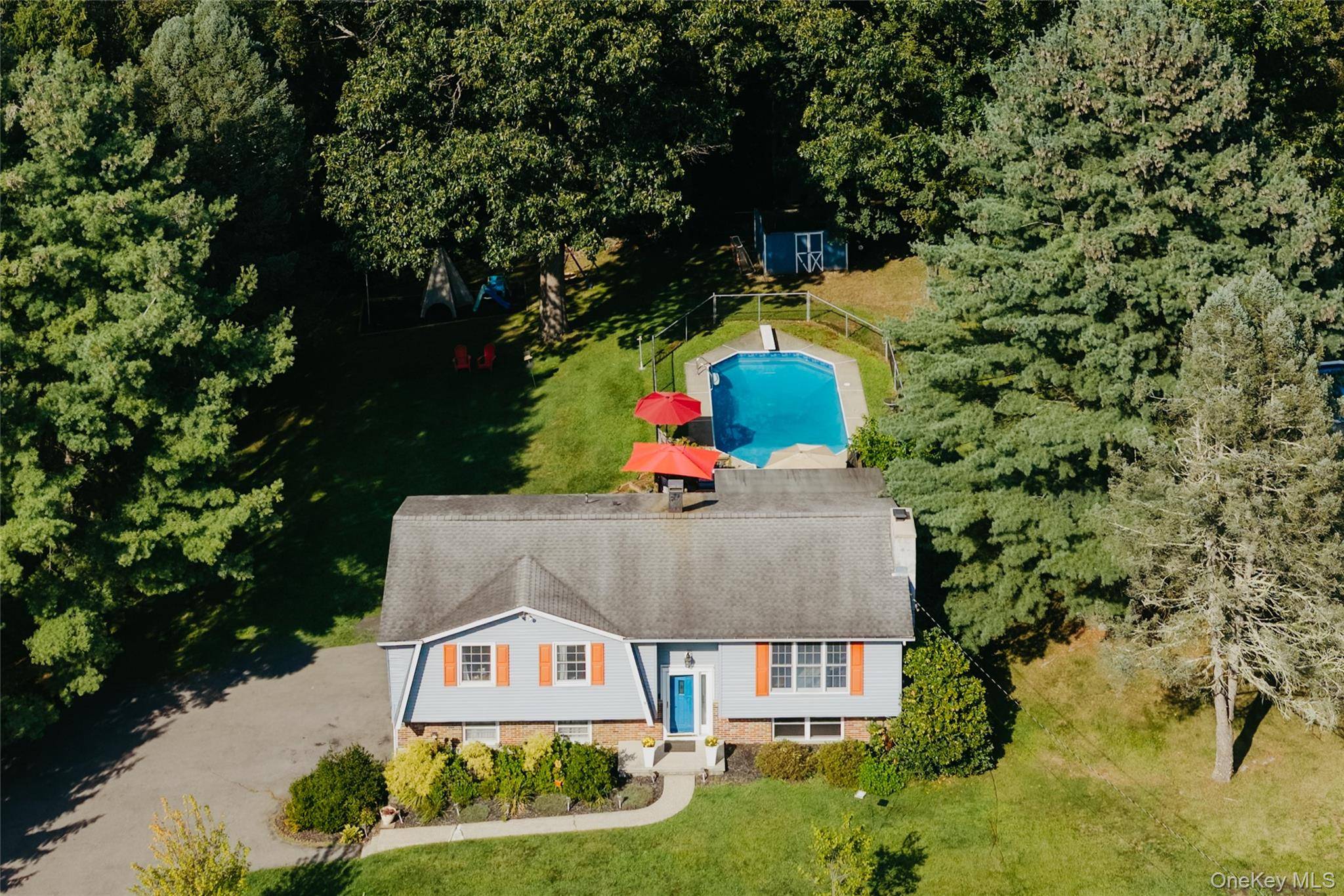 7 Tina DR, Highland, NY 12528