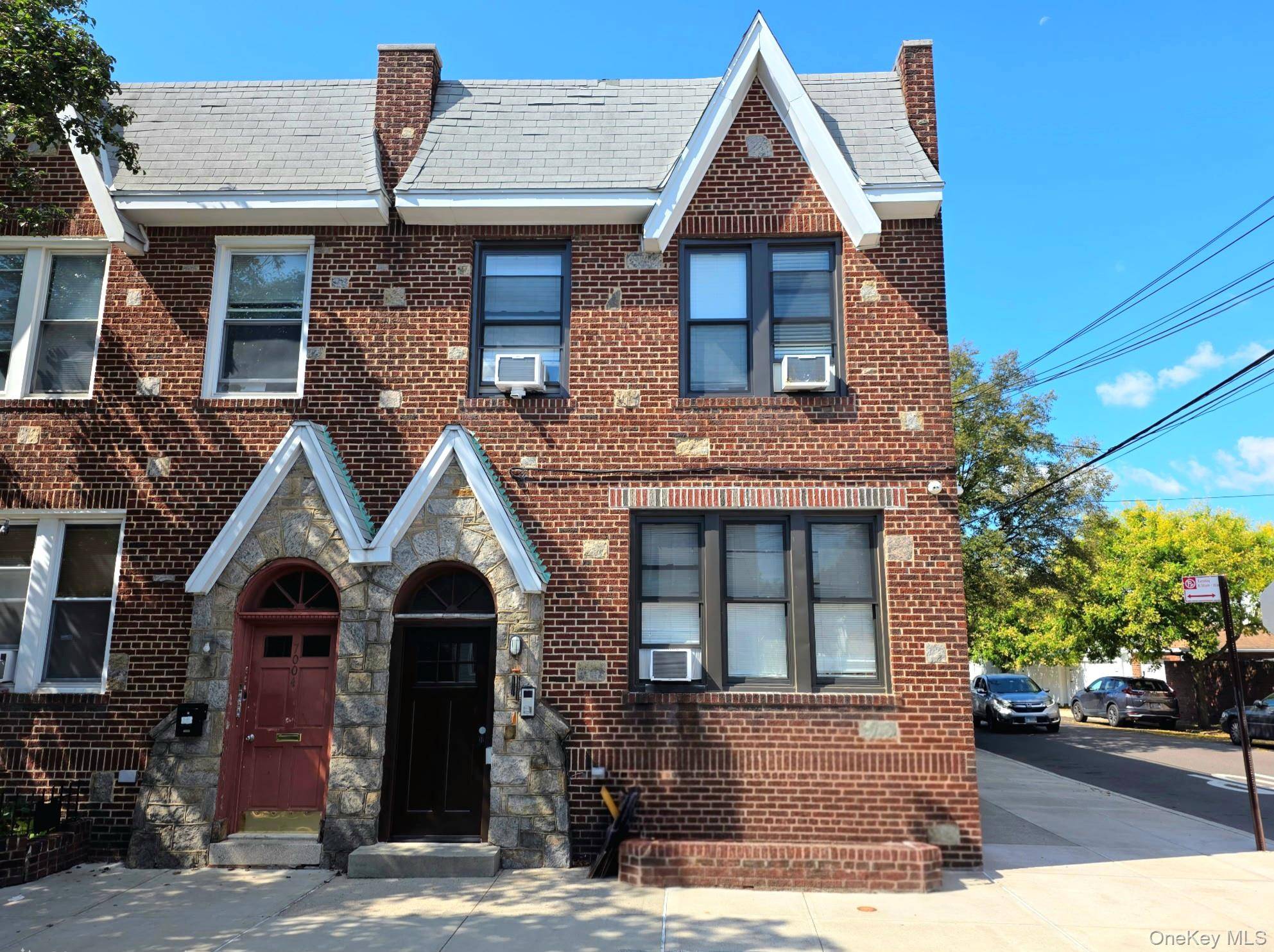 70-02 69th ST, Glendale, NY 11385