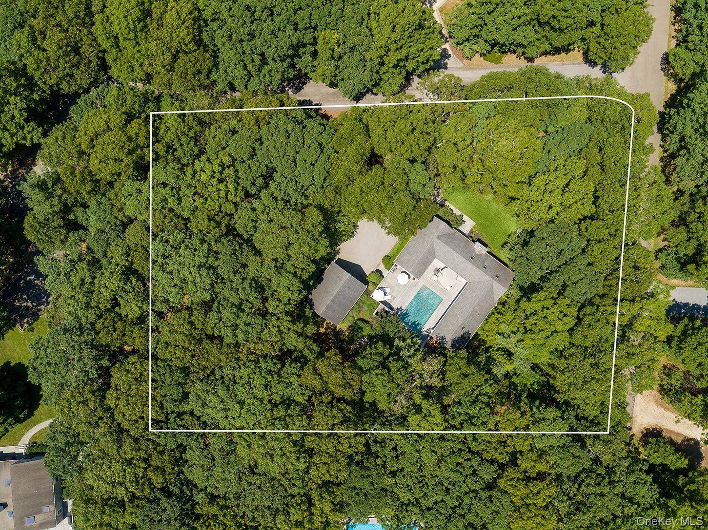 5 Rowman CT, East Hampton, NY 11937