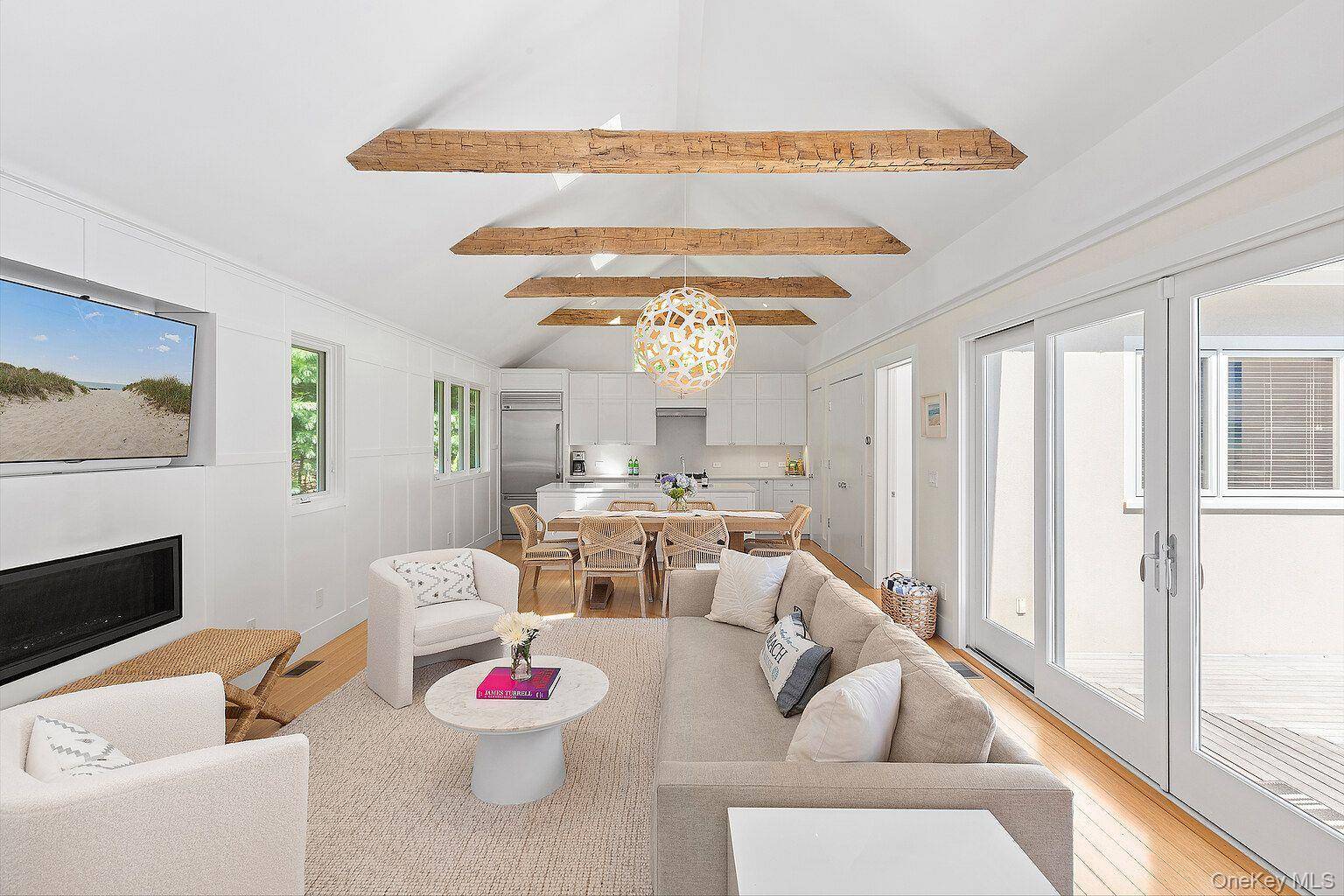 5 Rowman CT, East Hampton, NY 11937