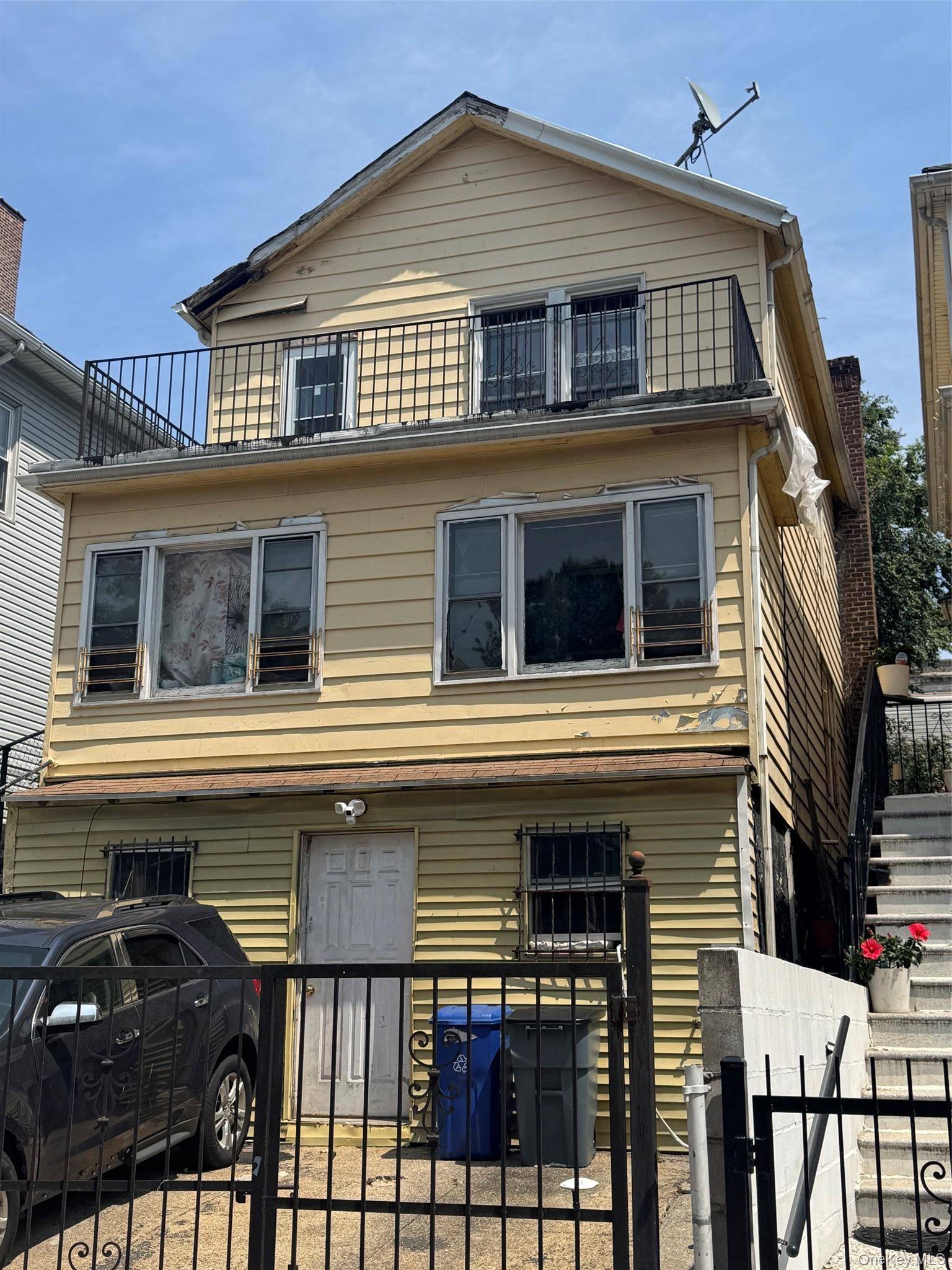 1914 Hennessy PL, Bronx, NY 10453