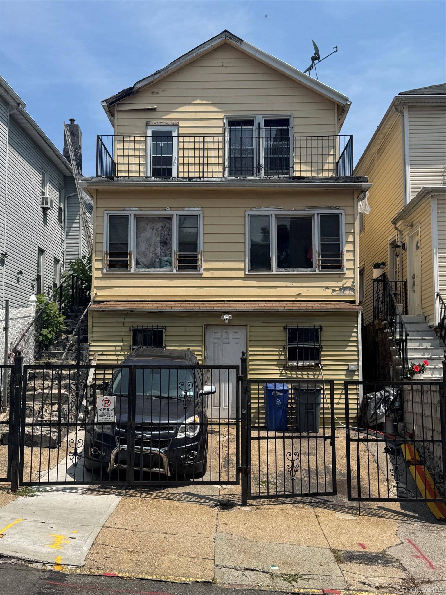 1914 Hennessy PL, Bronx, NY 10453