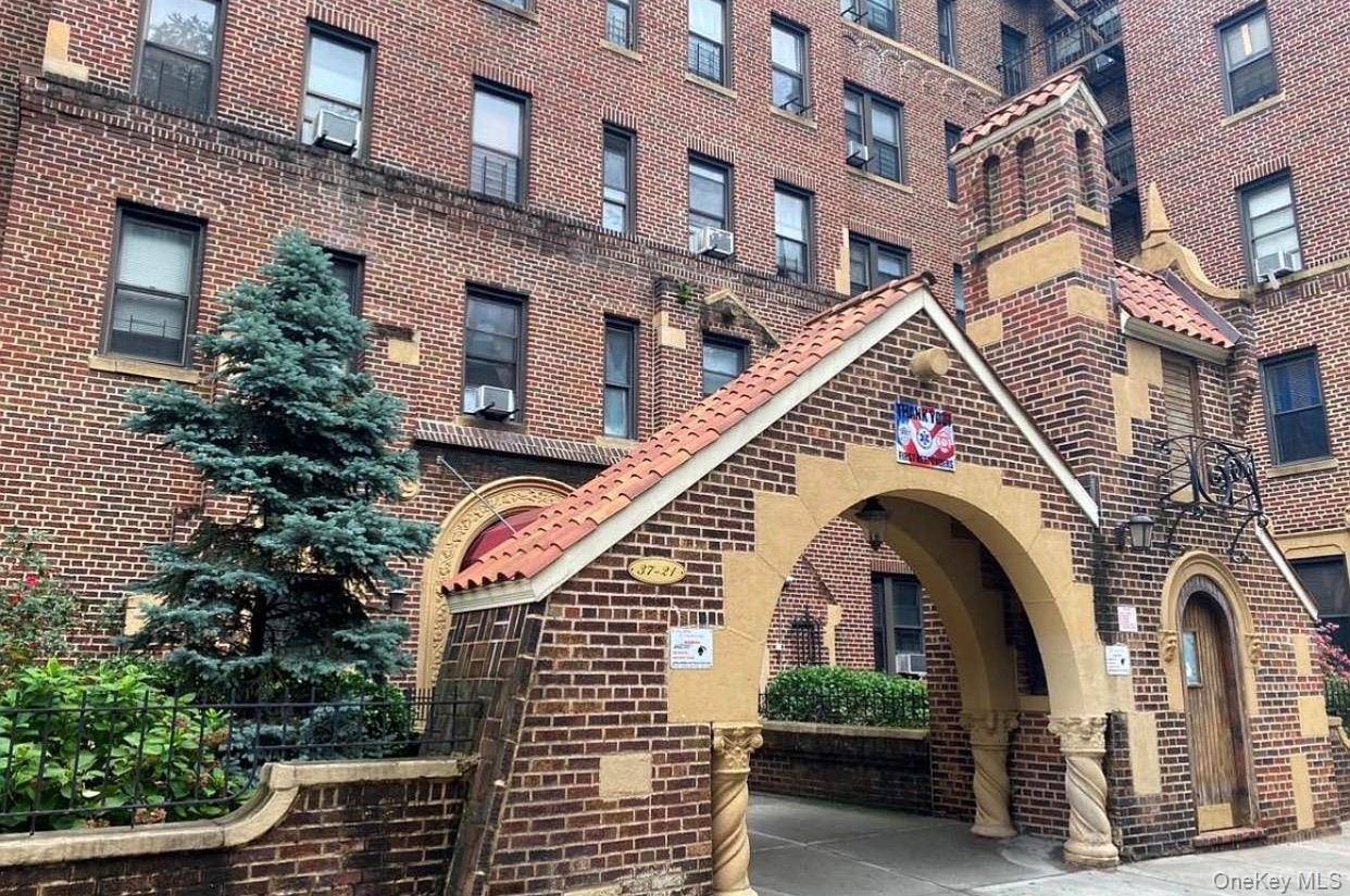 37-21 80th ST #2I, Jackson Heights, NY 11372