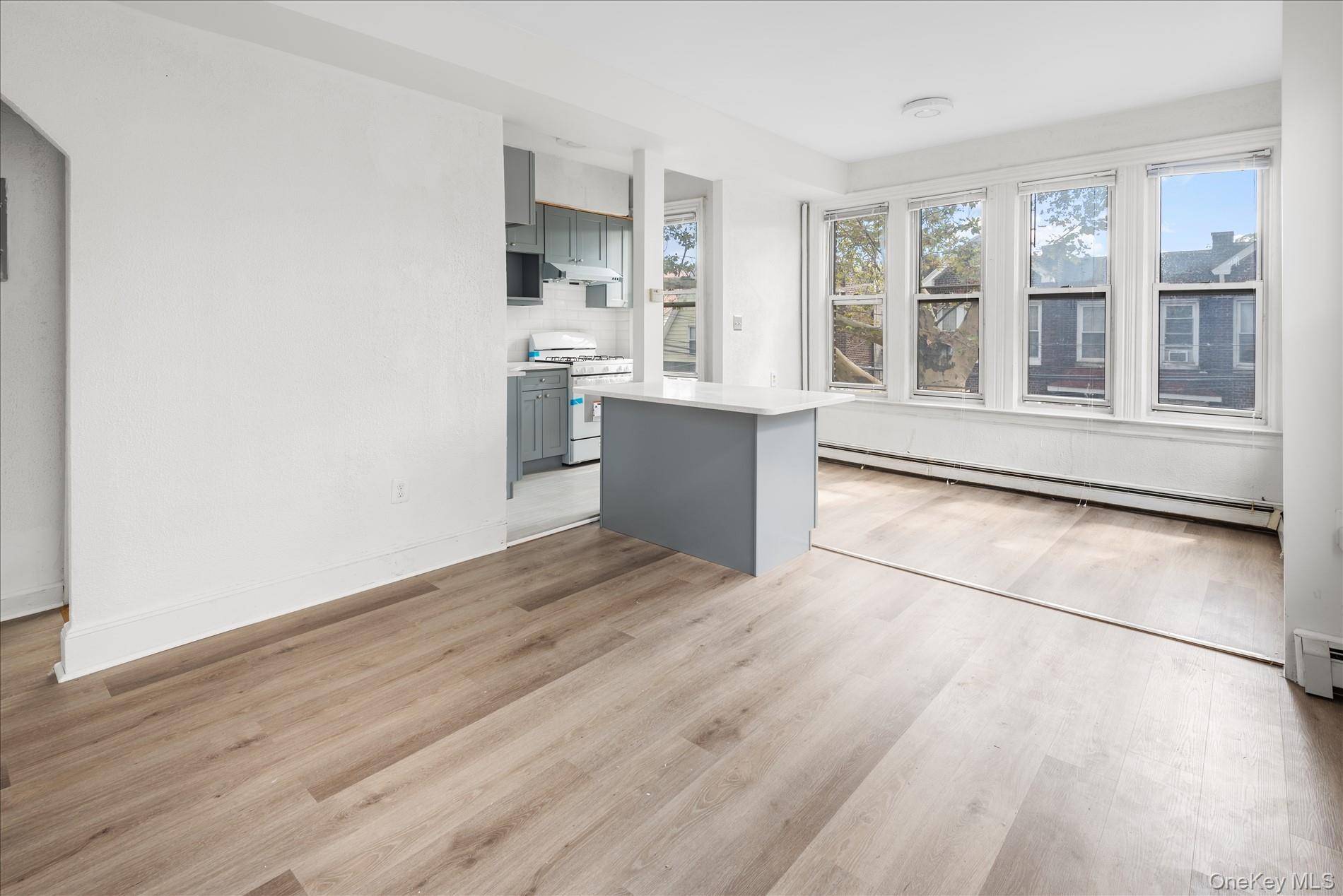 88-49 81st AVE #2F, Glendale, NY 11385