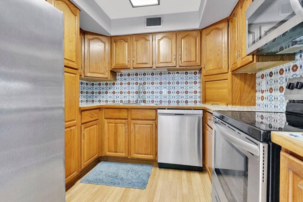 7400 36TH AVE N, St Petersburg, FL 33710