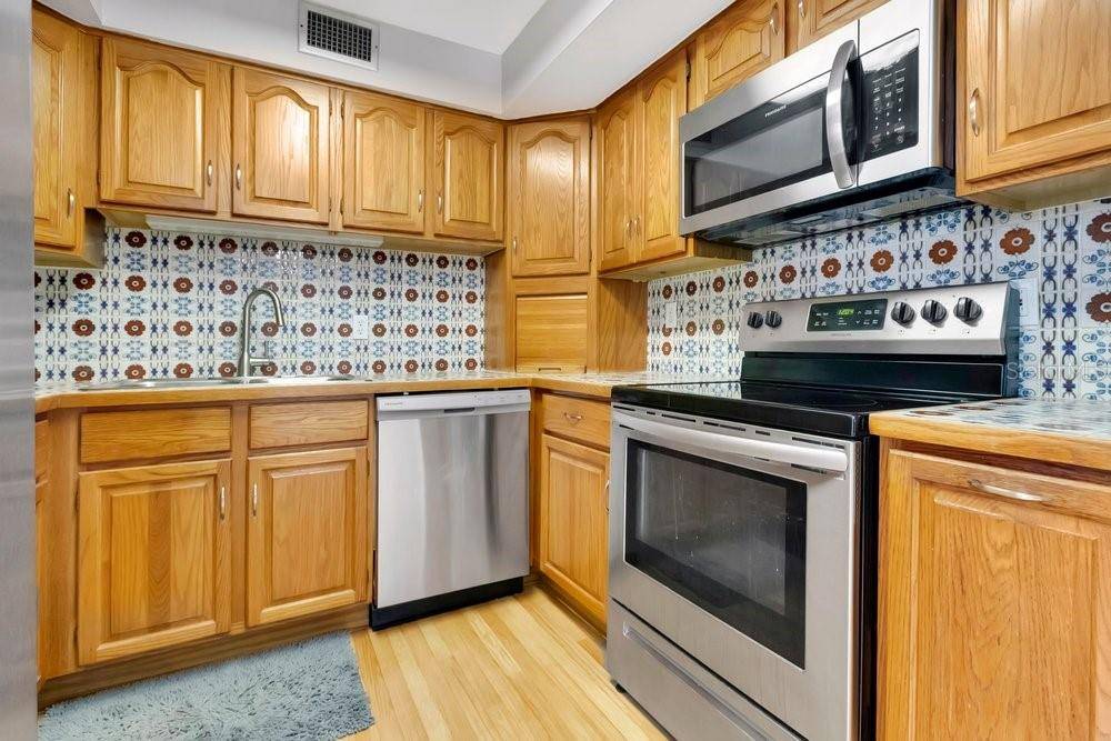 7400 36TH AVE N, St Petersburg, FL 33710