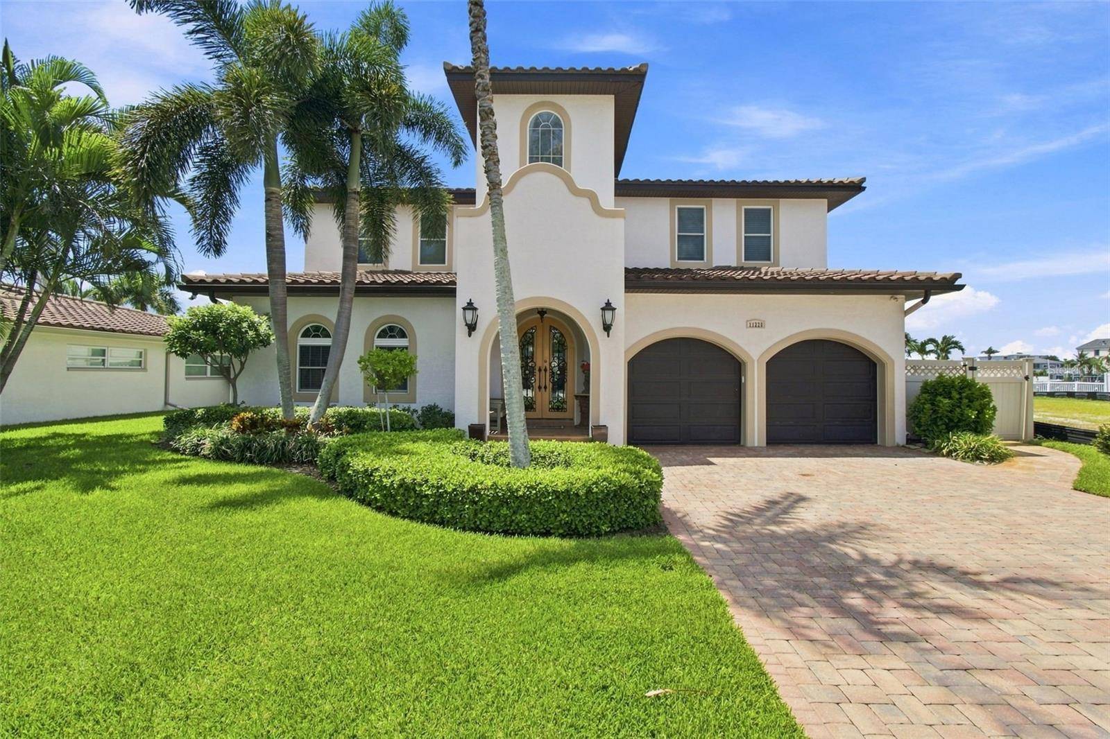 11220 8TH ST E, Treasure Island, FL 33706