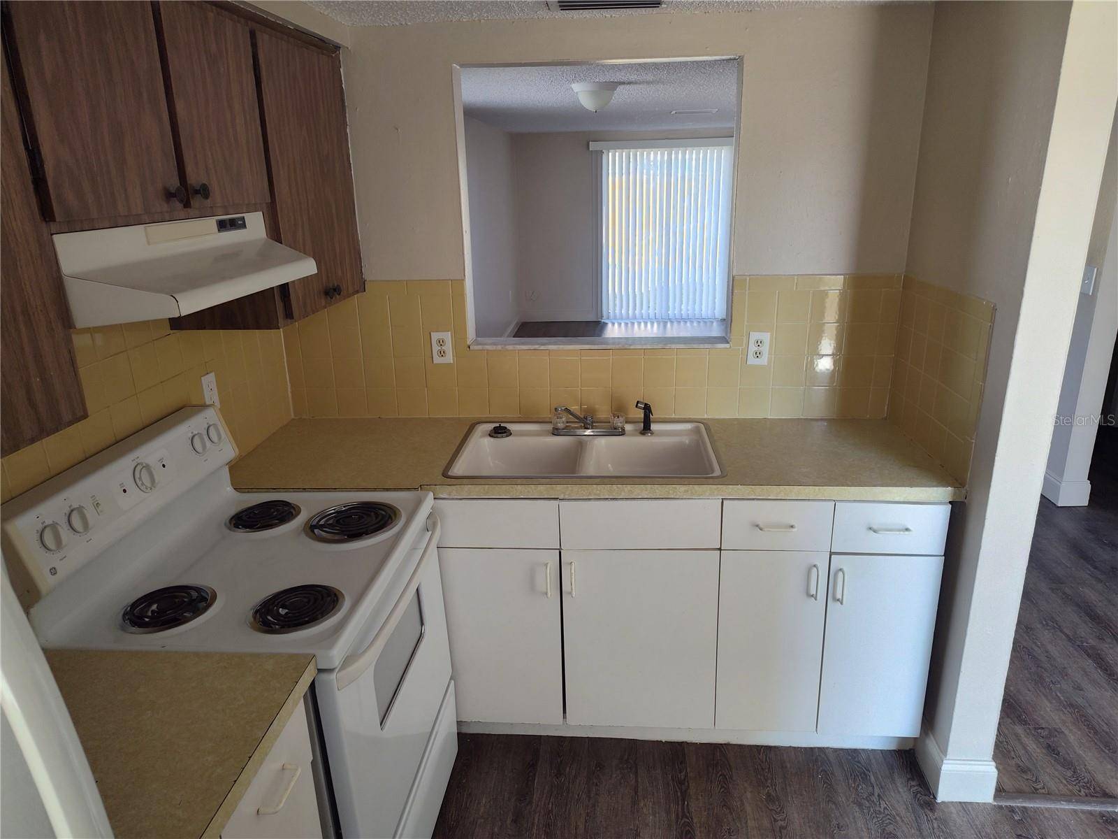 4136 SHORELINE DR, New Port Richey, FL 34652