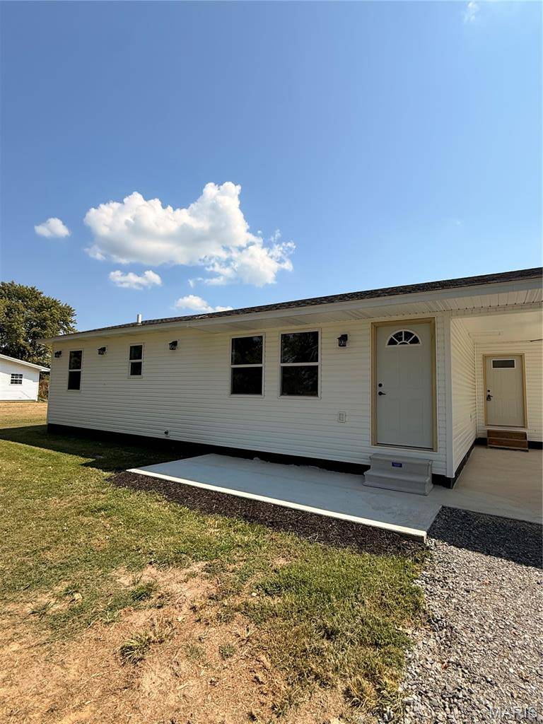 39594 County Road 227A, Campbell, MO 63933
