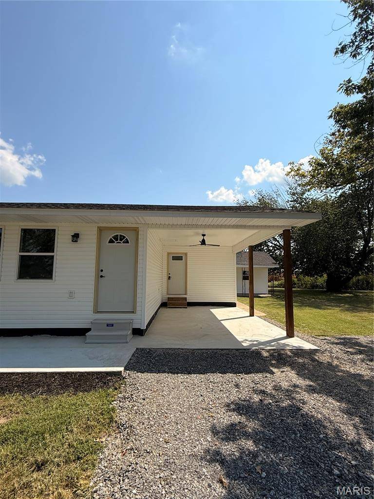 39594 County Road 227A, Campbell, MO 63933