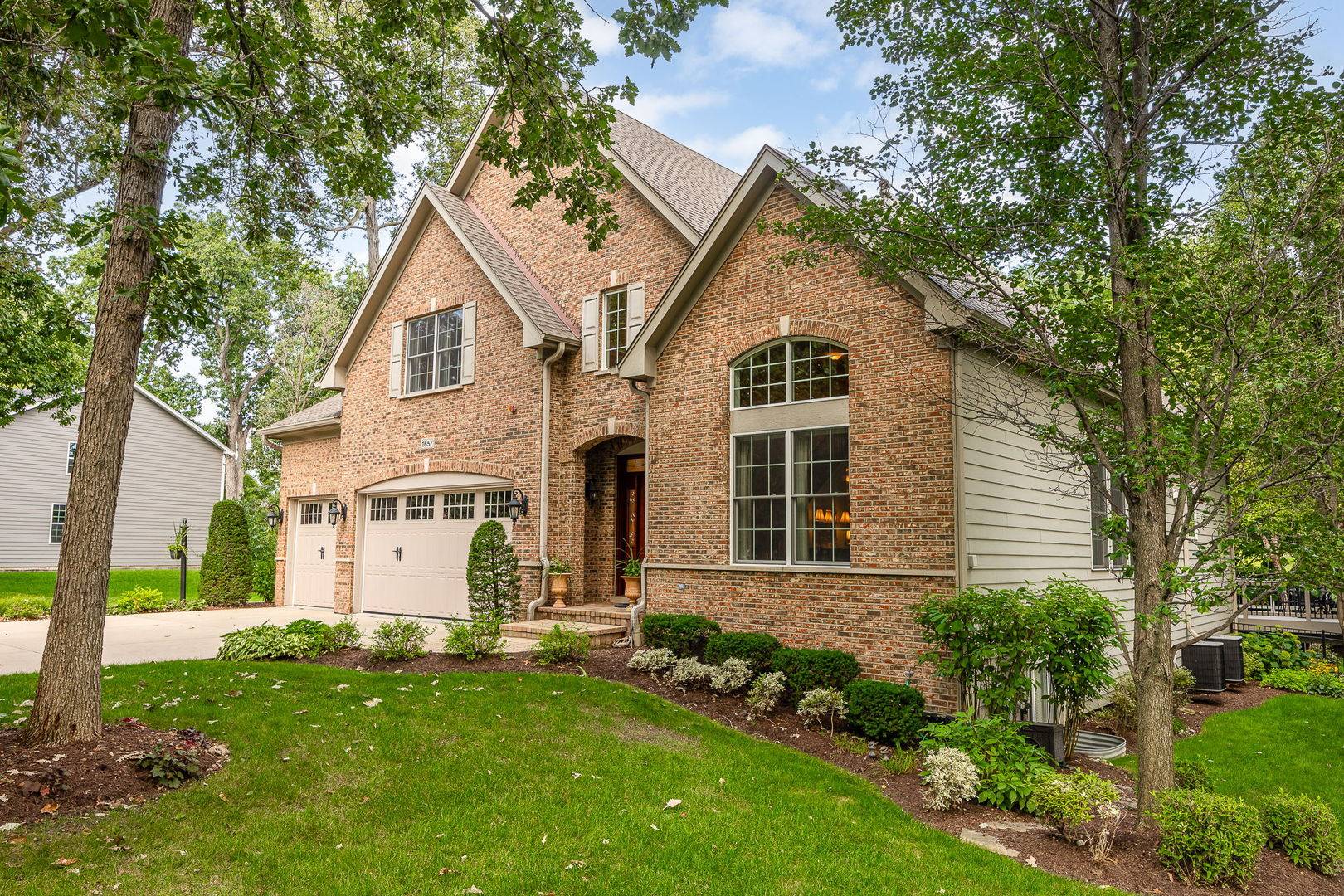 1657 Hickory DR, Hoffman Estates, IL 60192