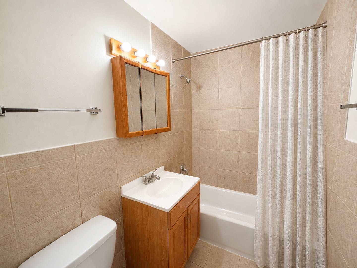 1510 N Silver LN #1A, Palatine, IL 60074