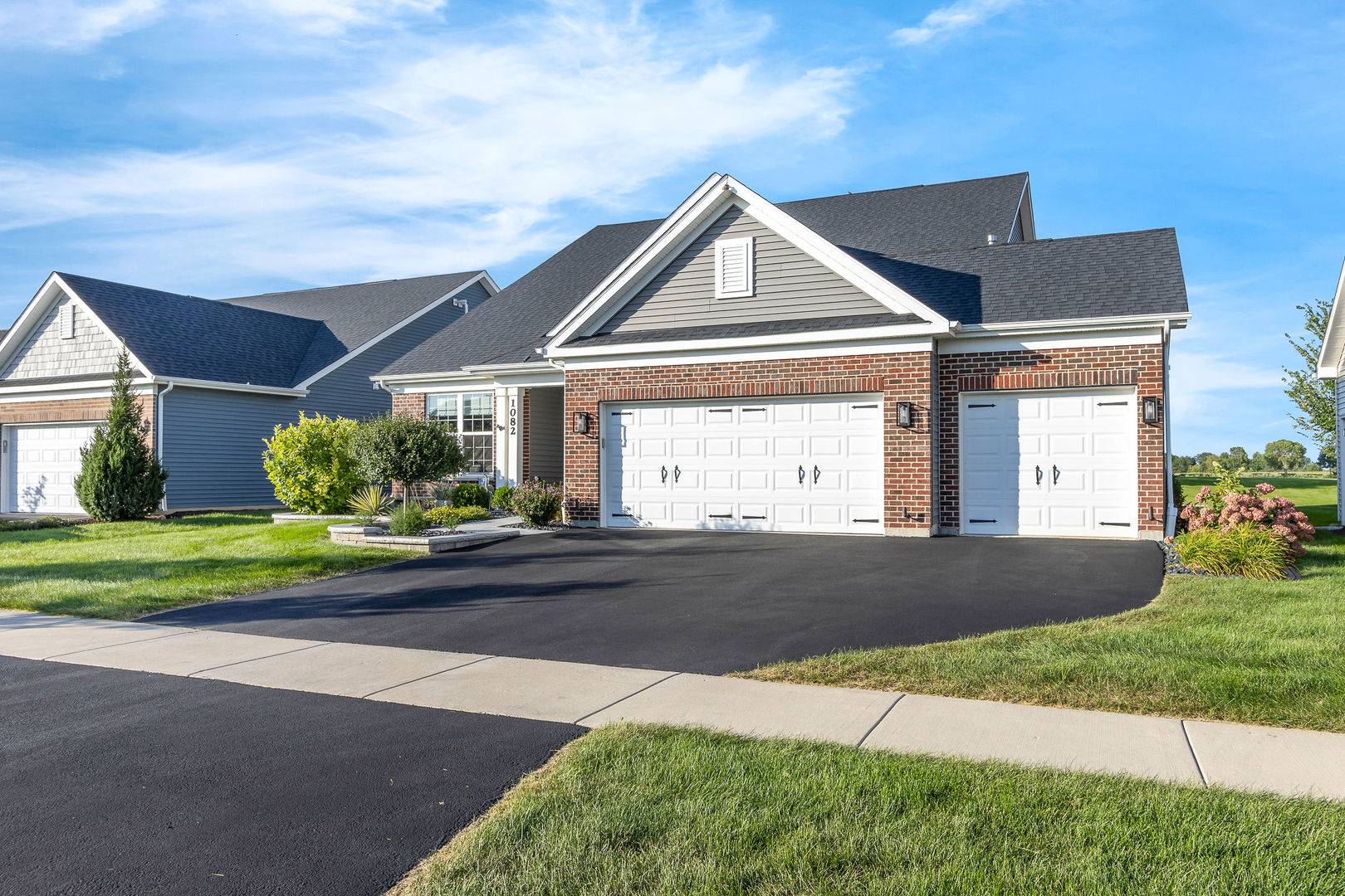 1082 Bernice DR, Bolingbrook, IL 60490