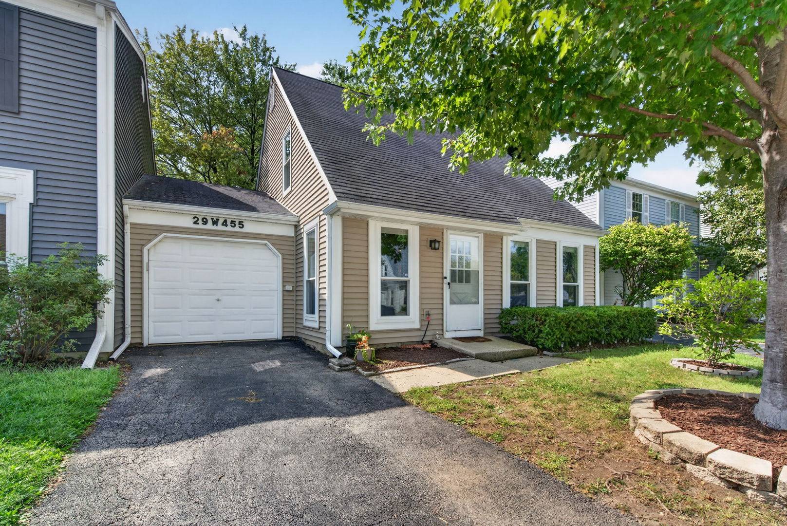 29W455 Hawthorne LN, Warrenville, IL 60555