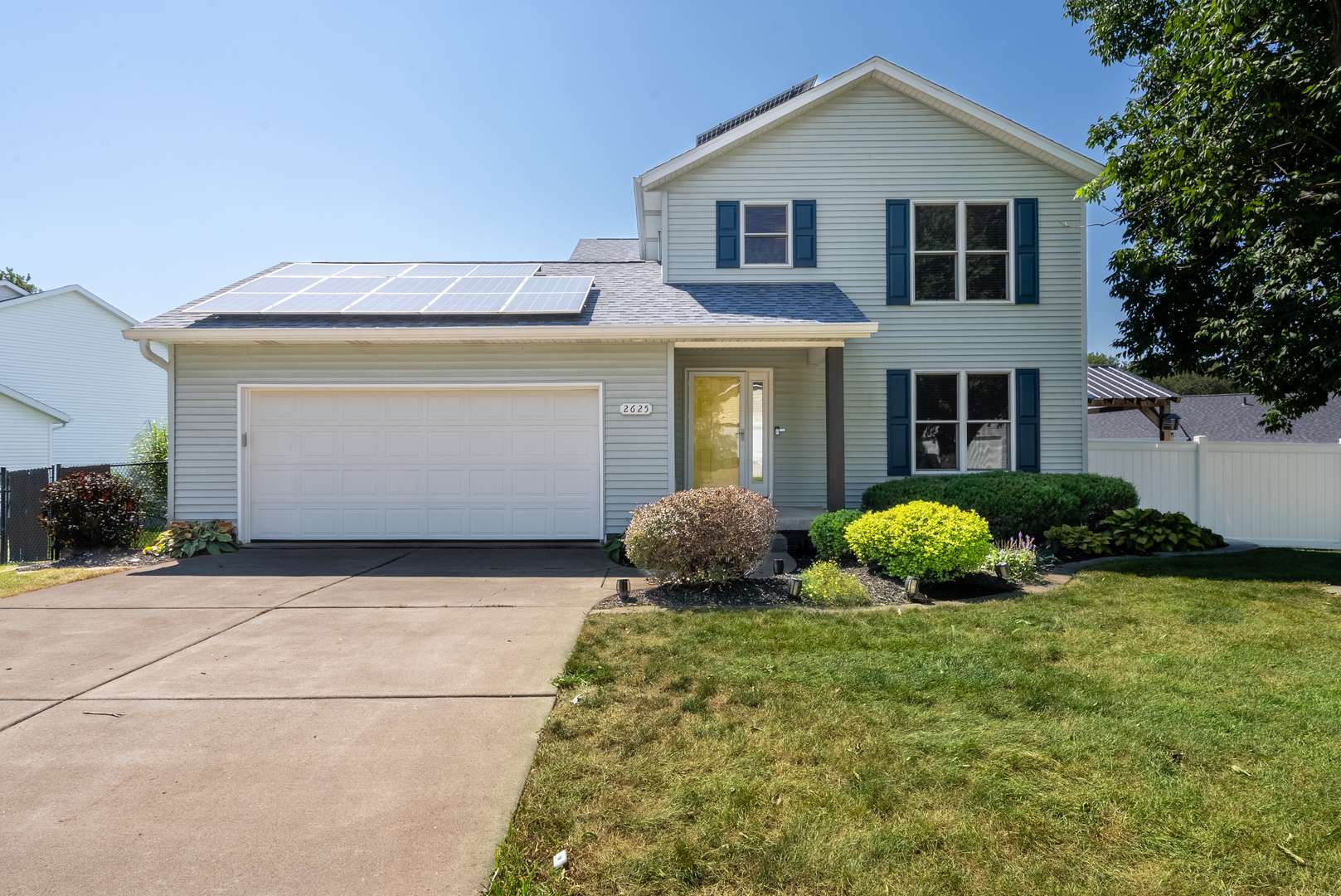 2625 Revo RD, Davenport, IA 52806
