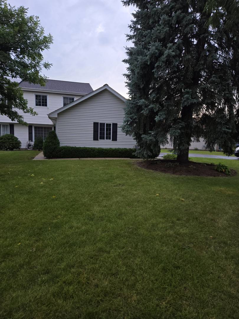 3013 Dorothy DR, Aurora, IL 60504