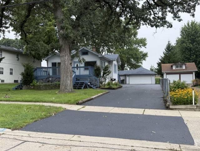 414 W Park AVE, Round Lake, IL 60073