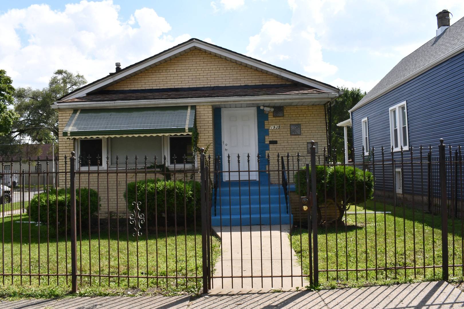 1935 W 71st ST, Chicago, IL 60636