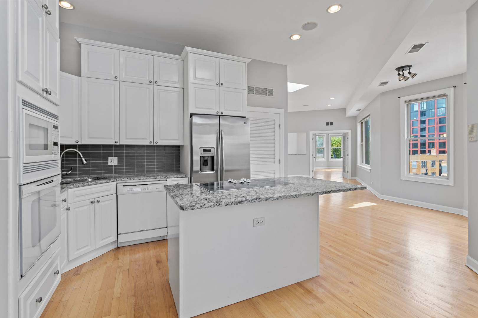 845 W ALTGELD ST #4A, Chicago, IL 60614