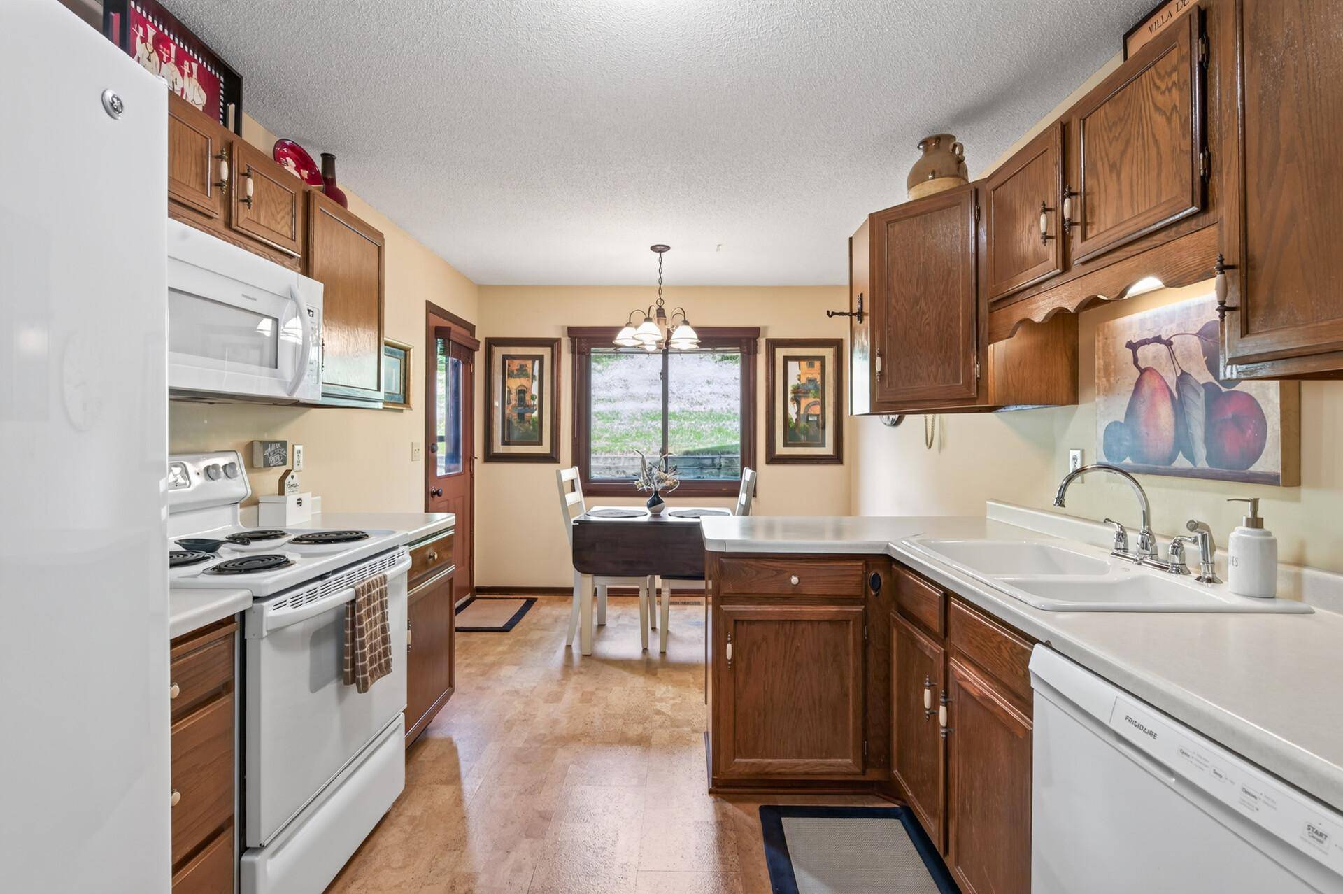 5217 Balmoral LN, Bloomington, MN 55437