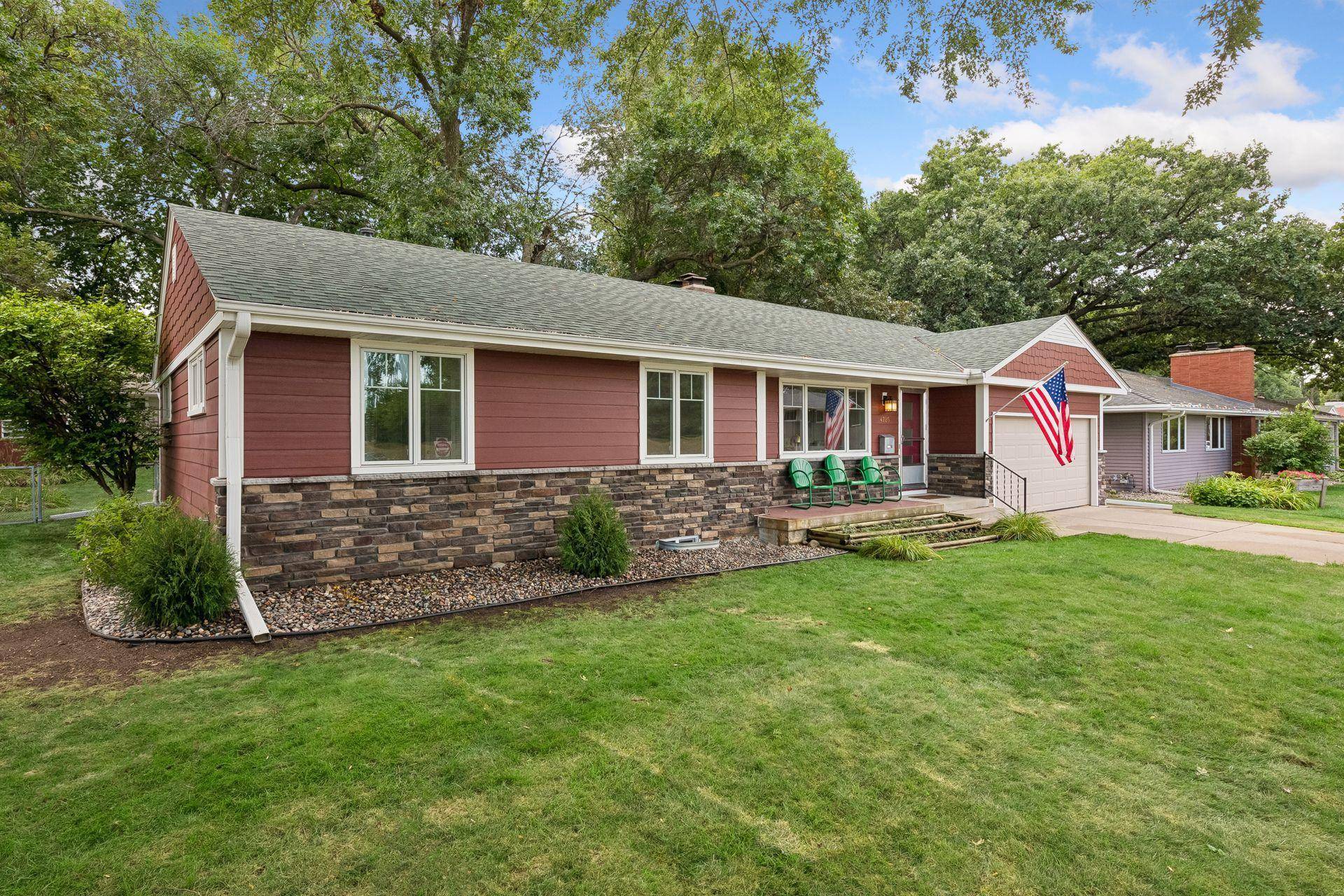 4725 School RD, Edina, MN 55424