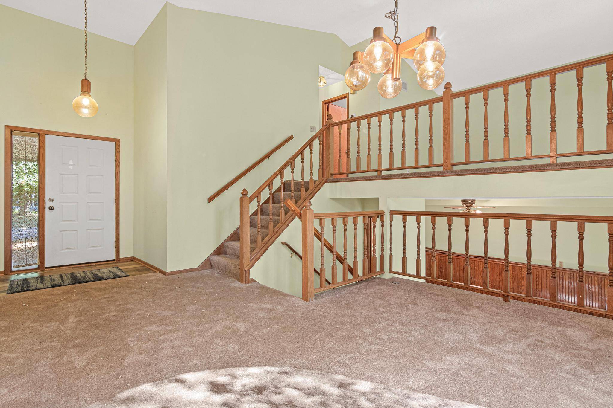 12013 Summerset LN, Burnsville, MN 55337