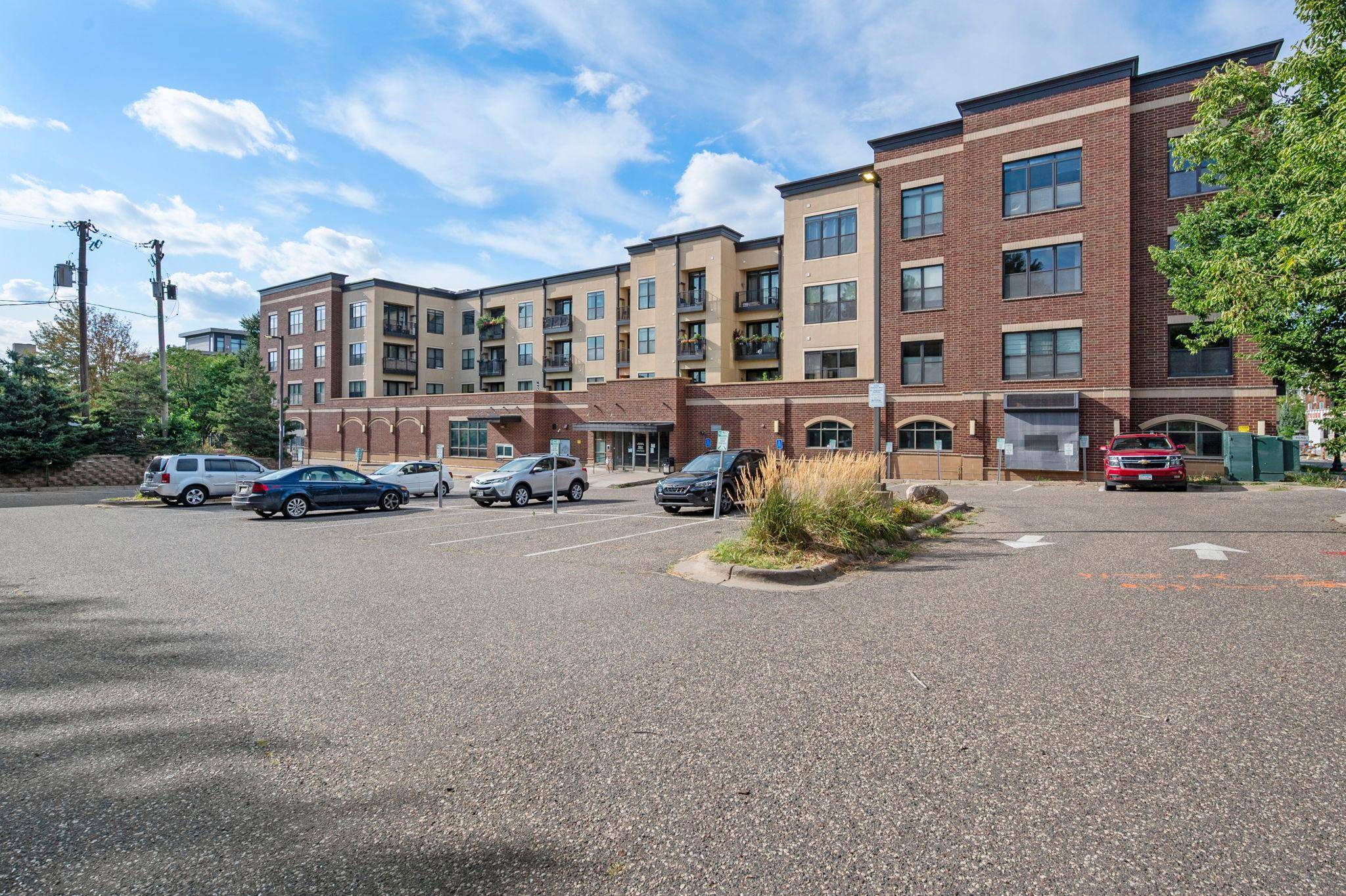 15 E Franklin AVE #210, Minneapolis, MN 55404