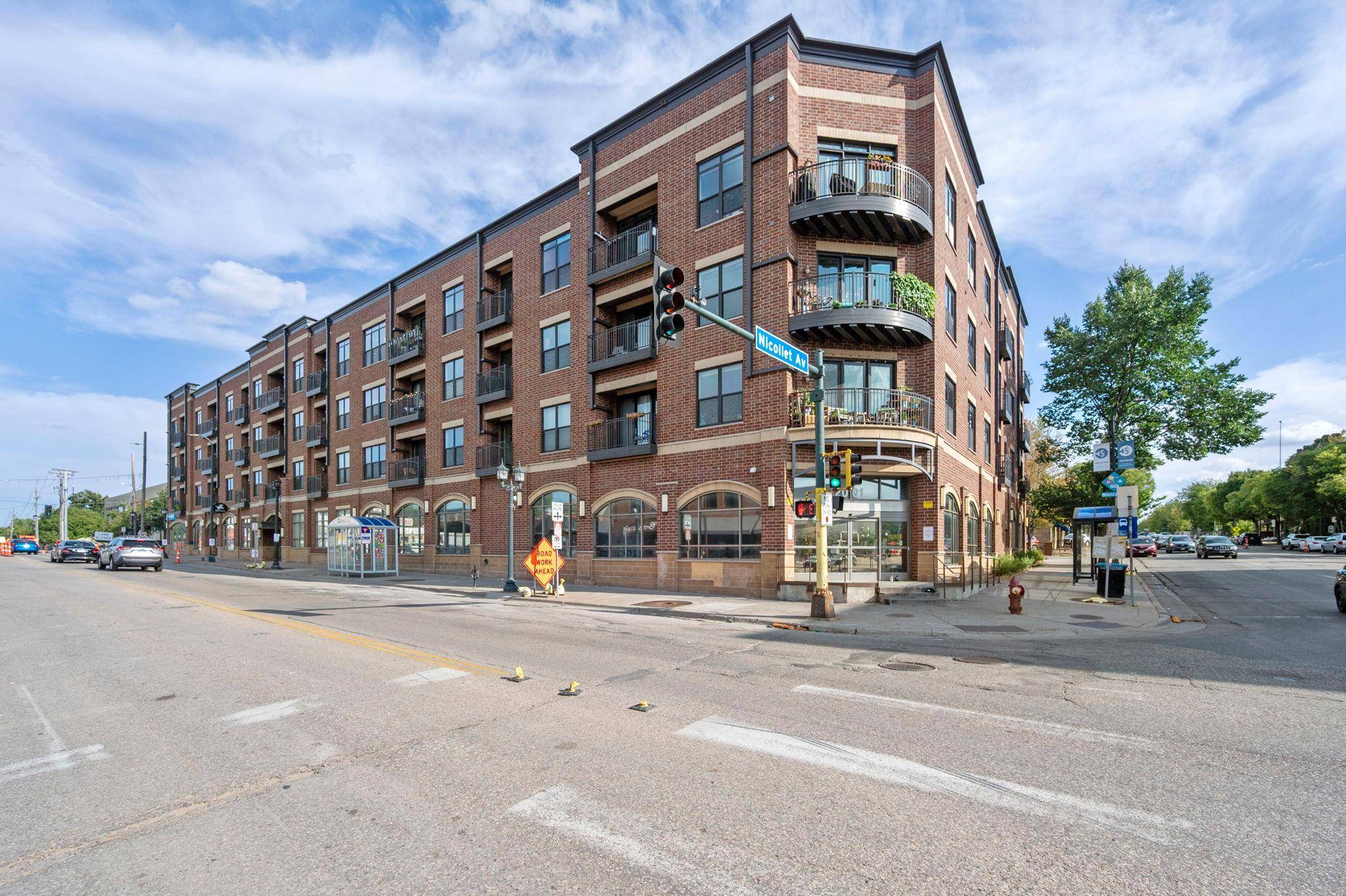 15 E Franklin AVE #210, Minneapolis, MN 55404