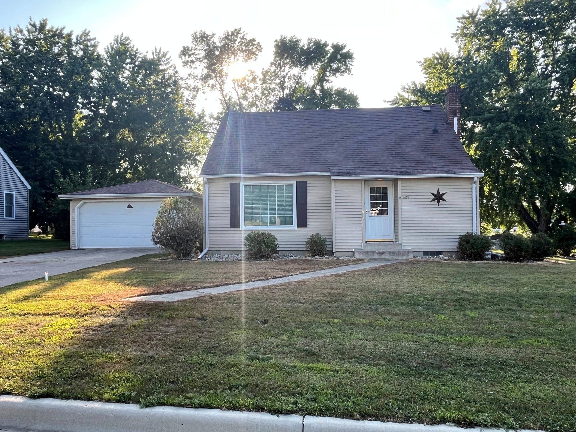628 12th ST, Dawson, MN 56232