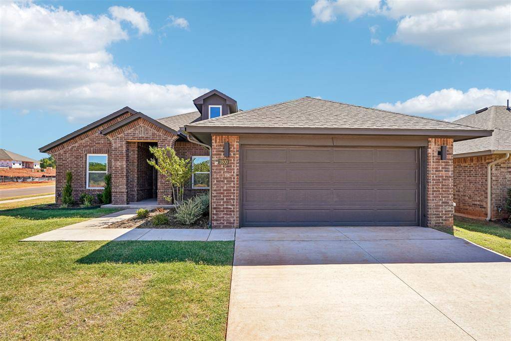 1800 Pin Cherry LN, Moore, OK 73160