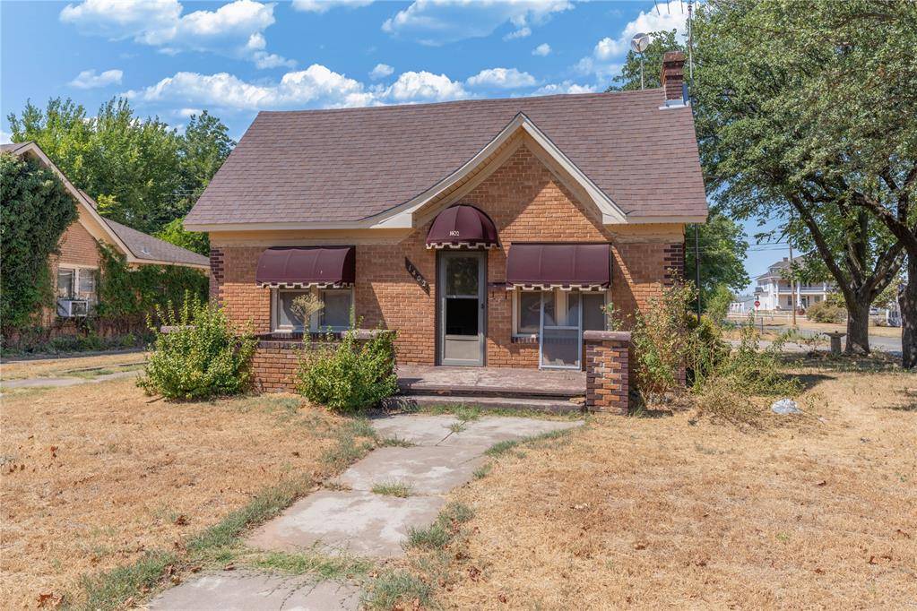 1402 S 19th ST, Chickasha, OK 73018