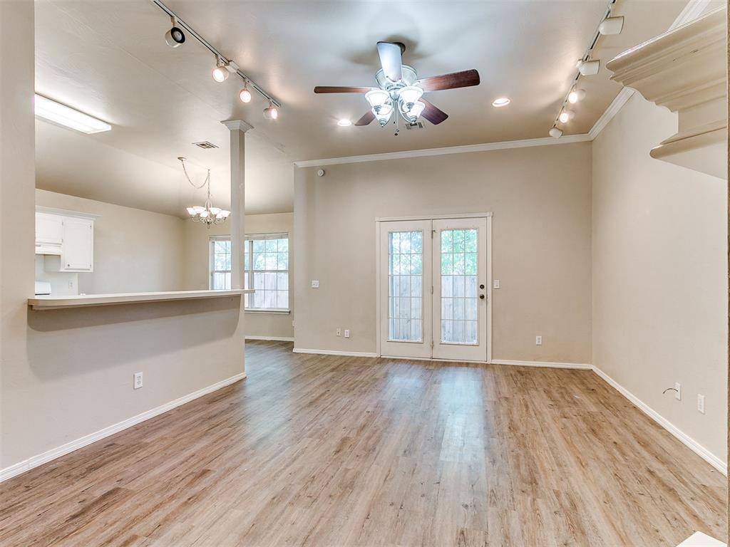 400 W 10th ST, Edmond, OK 73003