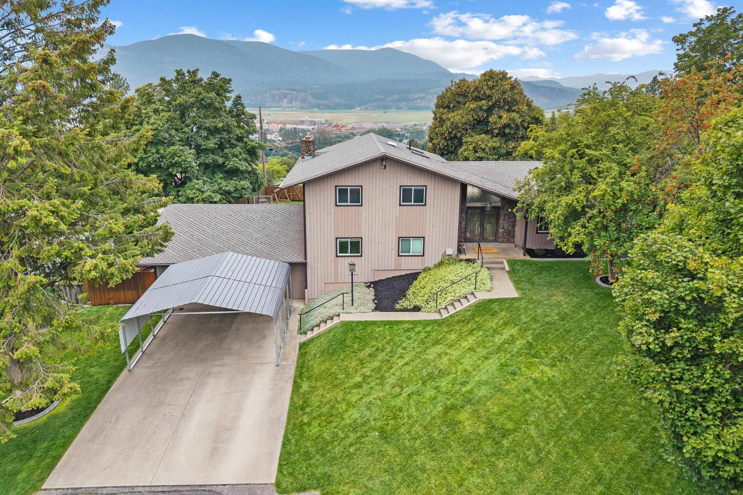 945 N Cedar St, Colville, WA 99114