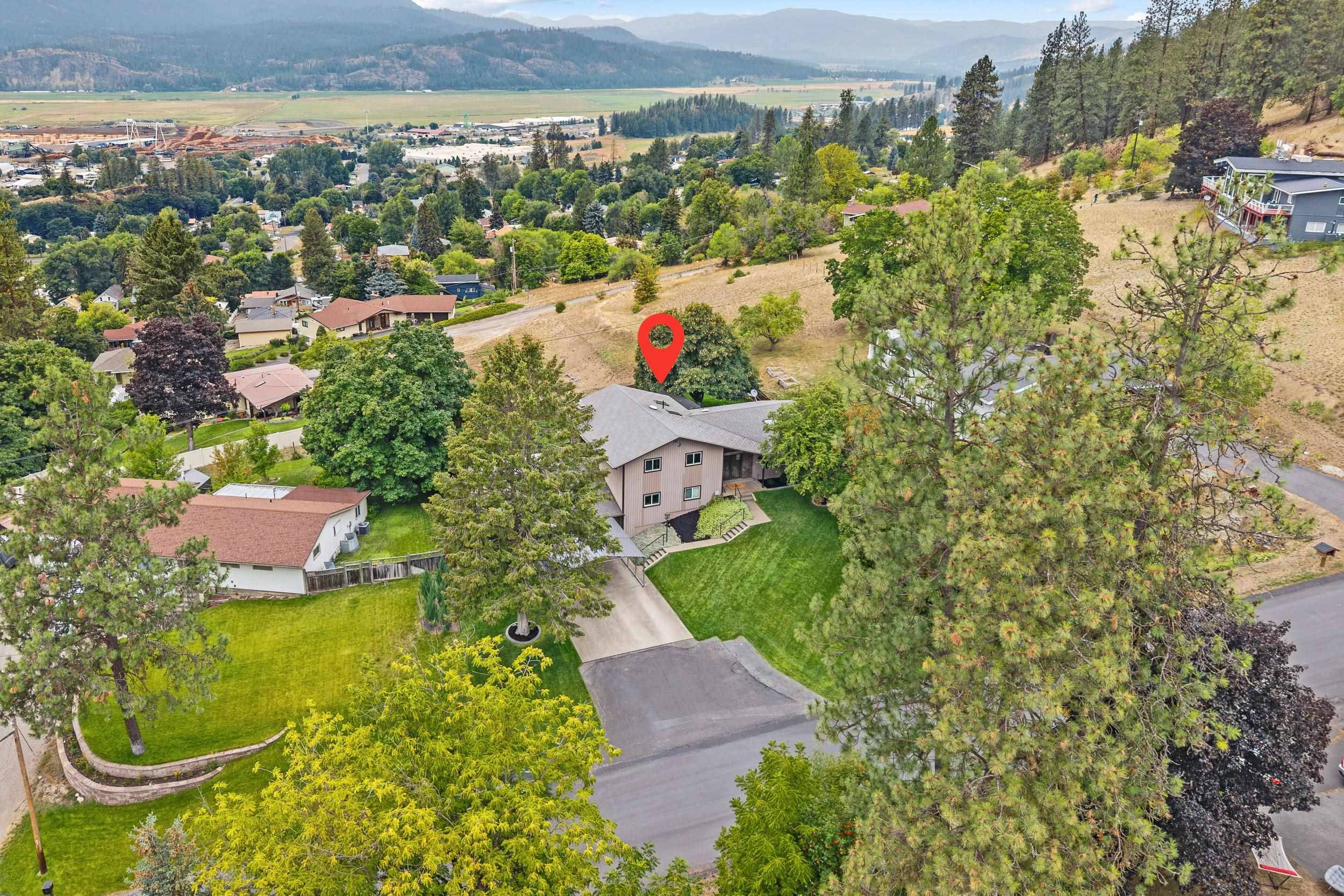 945 N Cedar St, Colville, WA 99114
