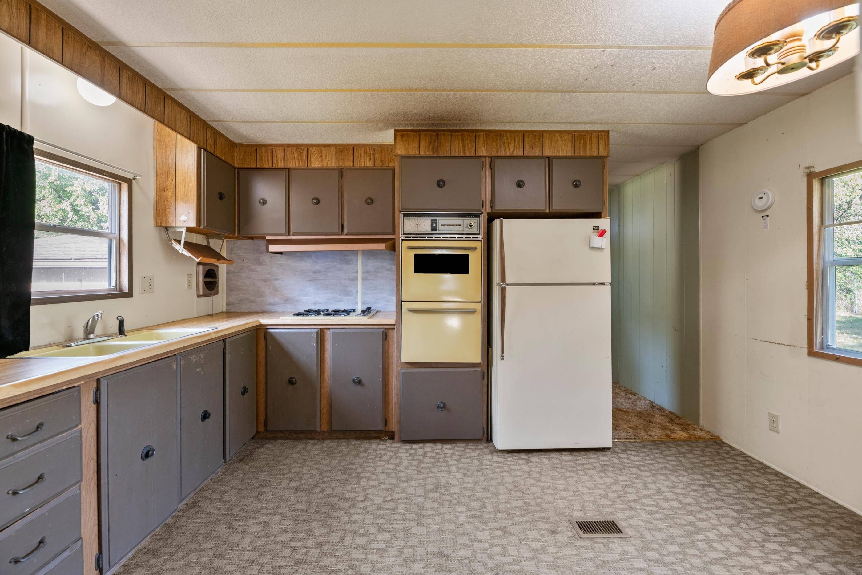 4700 E 56th St S, Derby, KS 67037