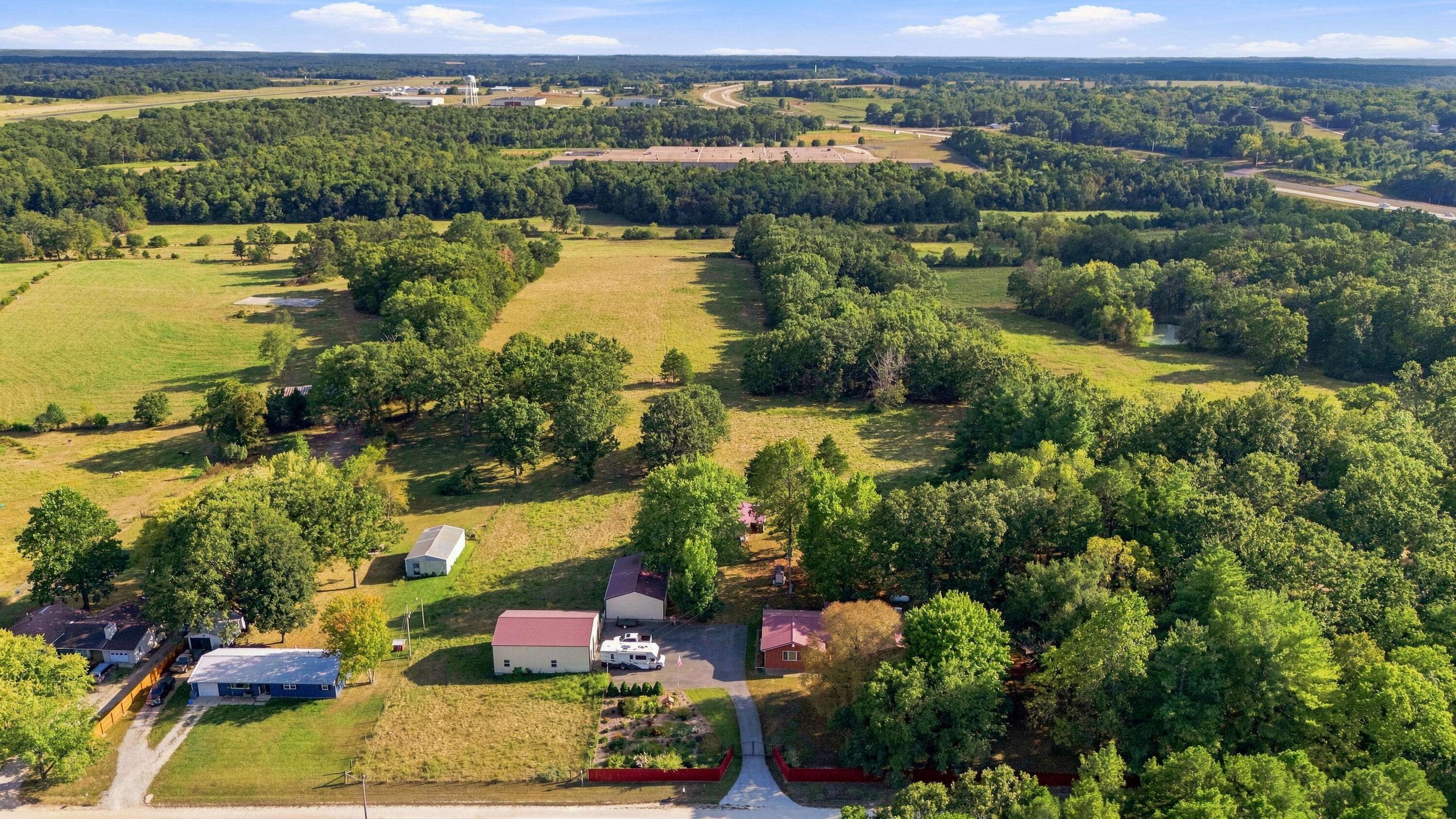 4408 County Road 2420, Pomona, MO 65789