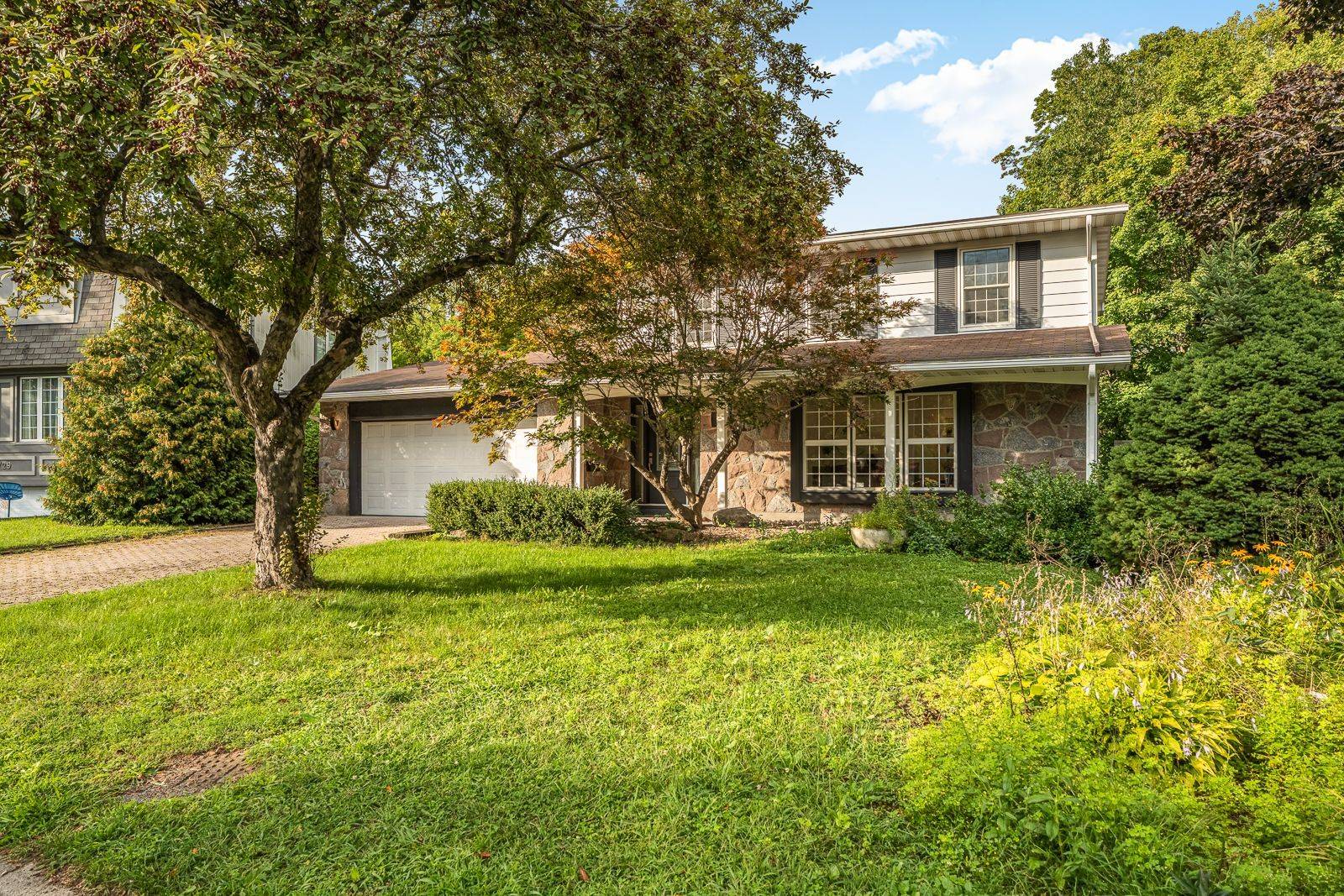 731 Ludgate CT, Beacon Hill North - South And Area, ON K1J 8K8