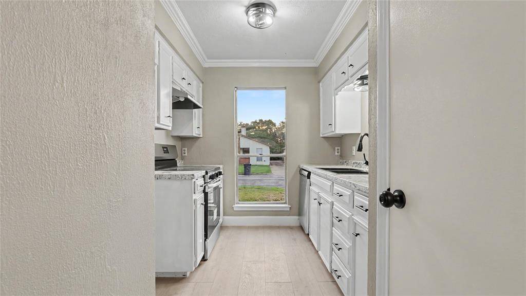 2755 Parkchester Drive, Arlington, TX 76015