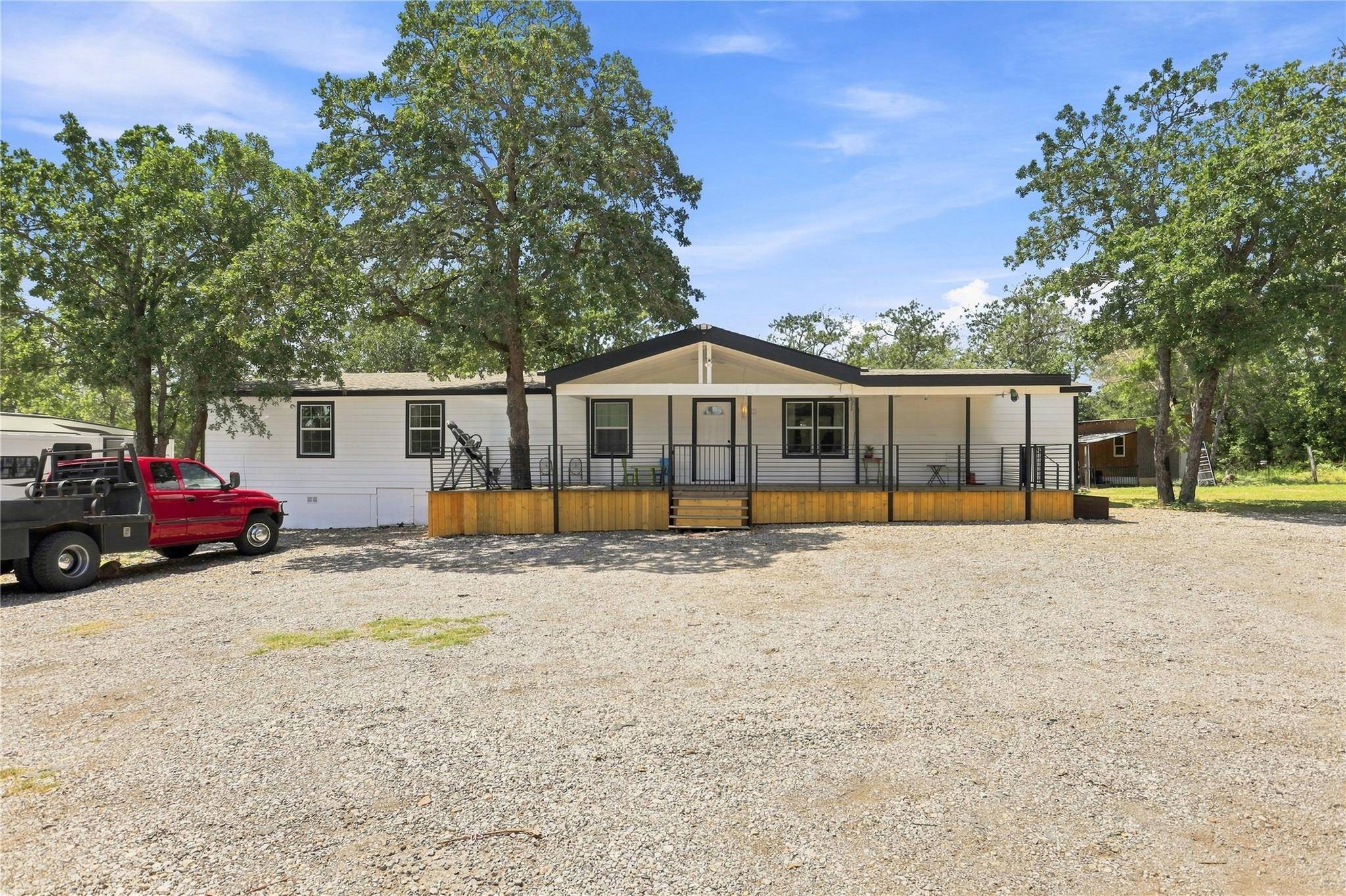 485 Bridgestone CT, Lockhart, TX 78644